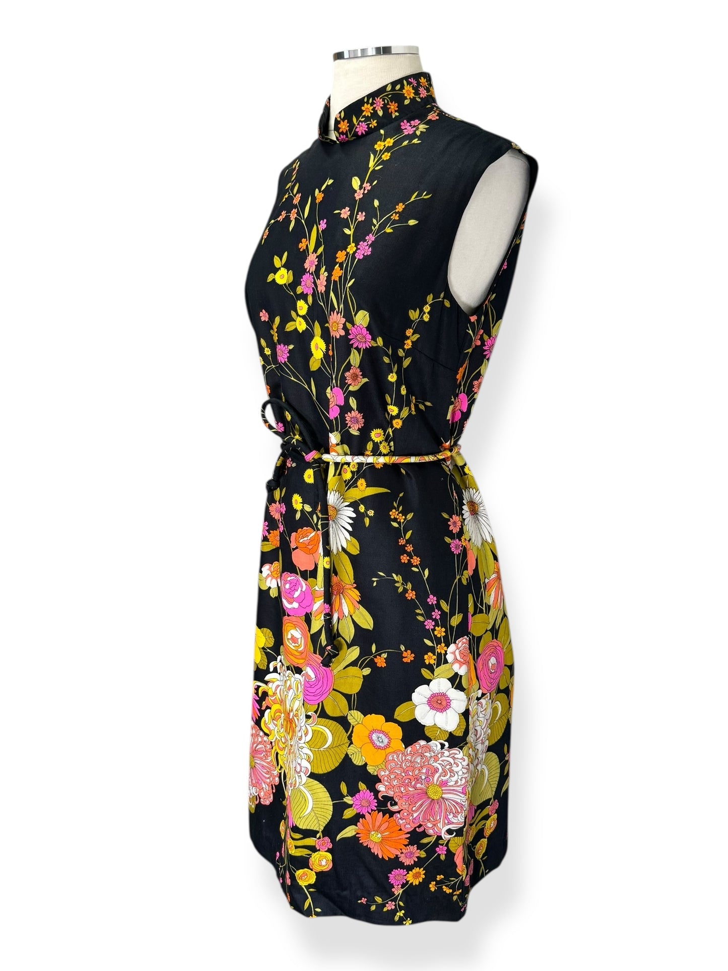 Side 1960s Black Floral Dress L
