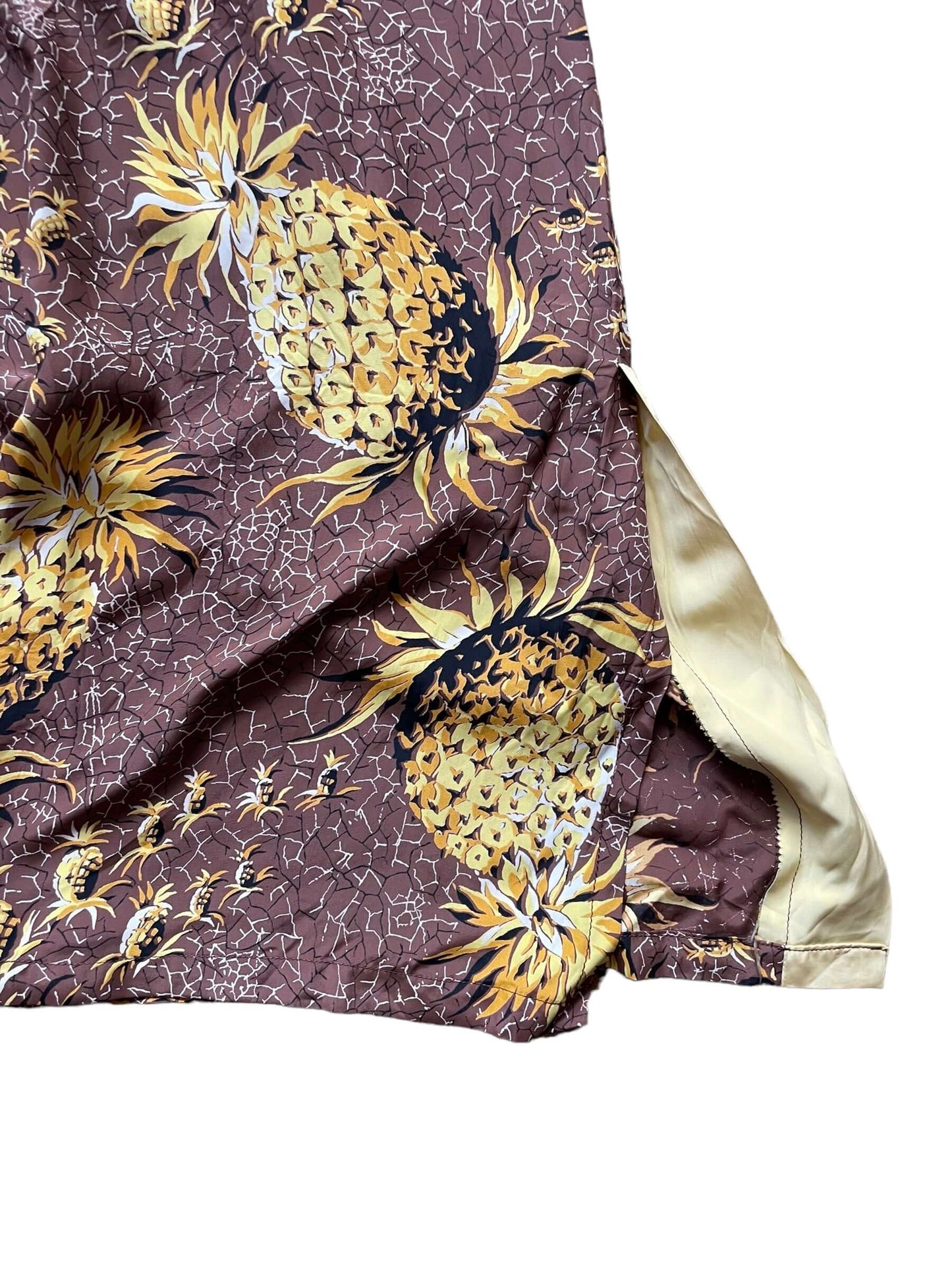 Right side slit of 1940s Malihini Rayon Pineapple Dress XS-S