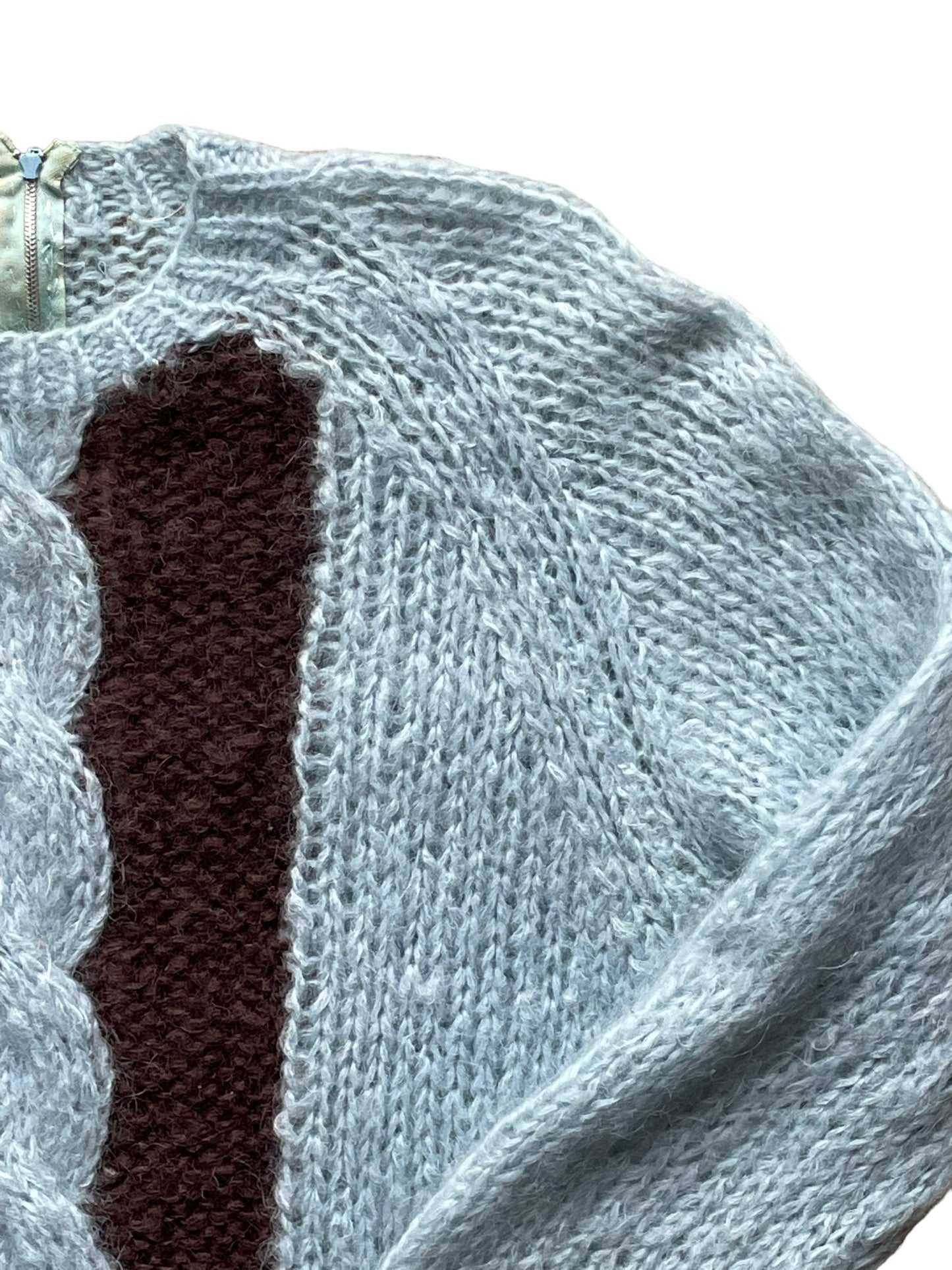 Front left shoulder of Vintage 1950s Mohair Cable Knit Sweater SZ L | Barn Owl Sweaters | Seattle Vintage