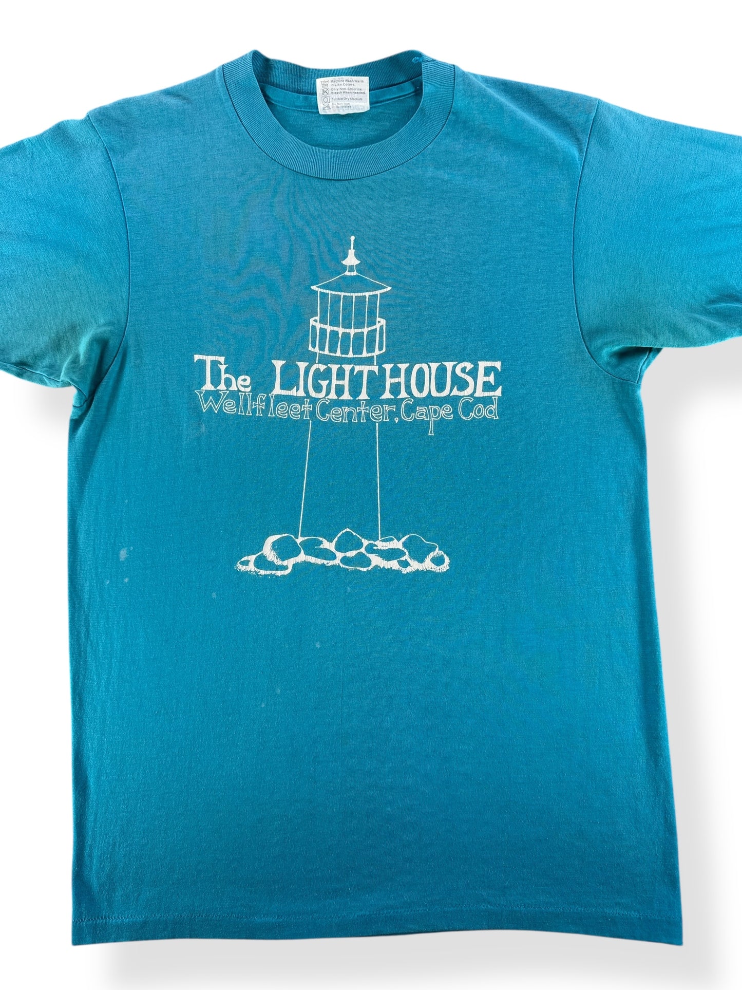 Front Close Up of Vintage Wellfleet Lighthouse Center Tee SZ S