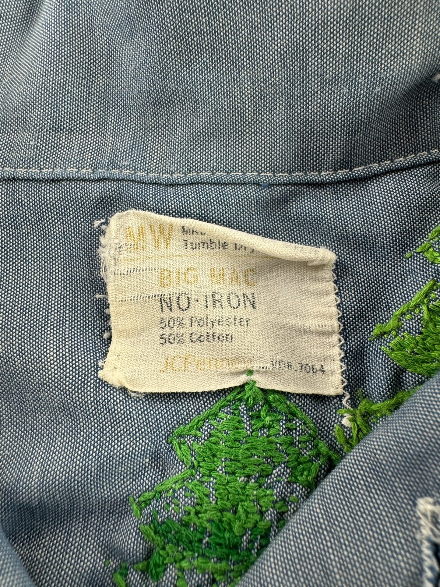 Label on Vintage Embroidered Short Sleeve Chambray Shirt SZ M