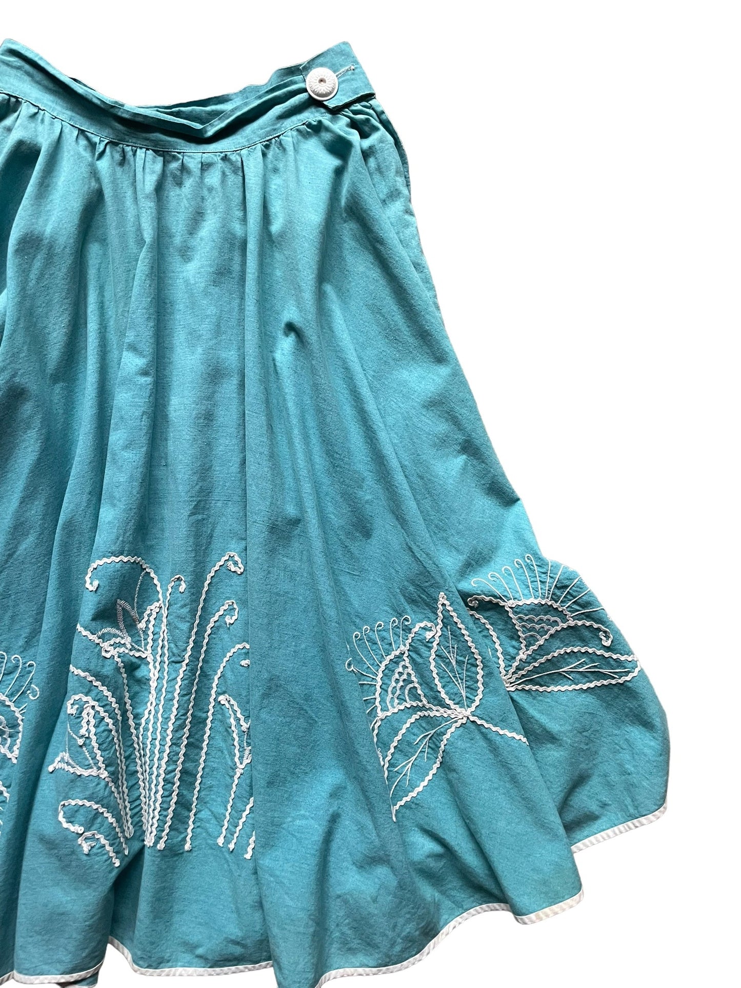 Front right side view of Vintage 1950s Ricrac Circle Skirt SZ XS | Vintage Ladies Clothing | Barn Owl Seattle
