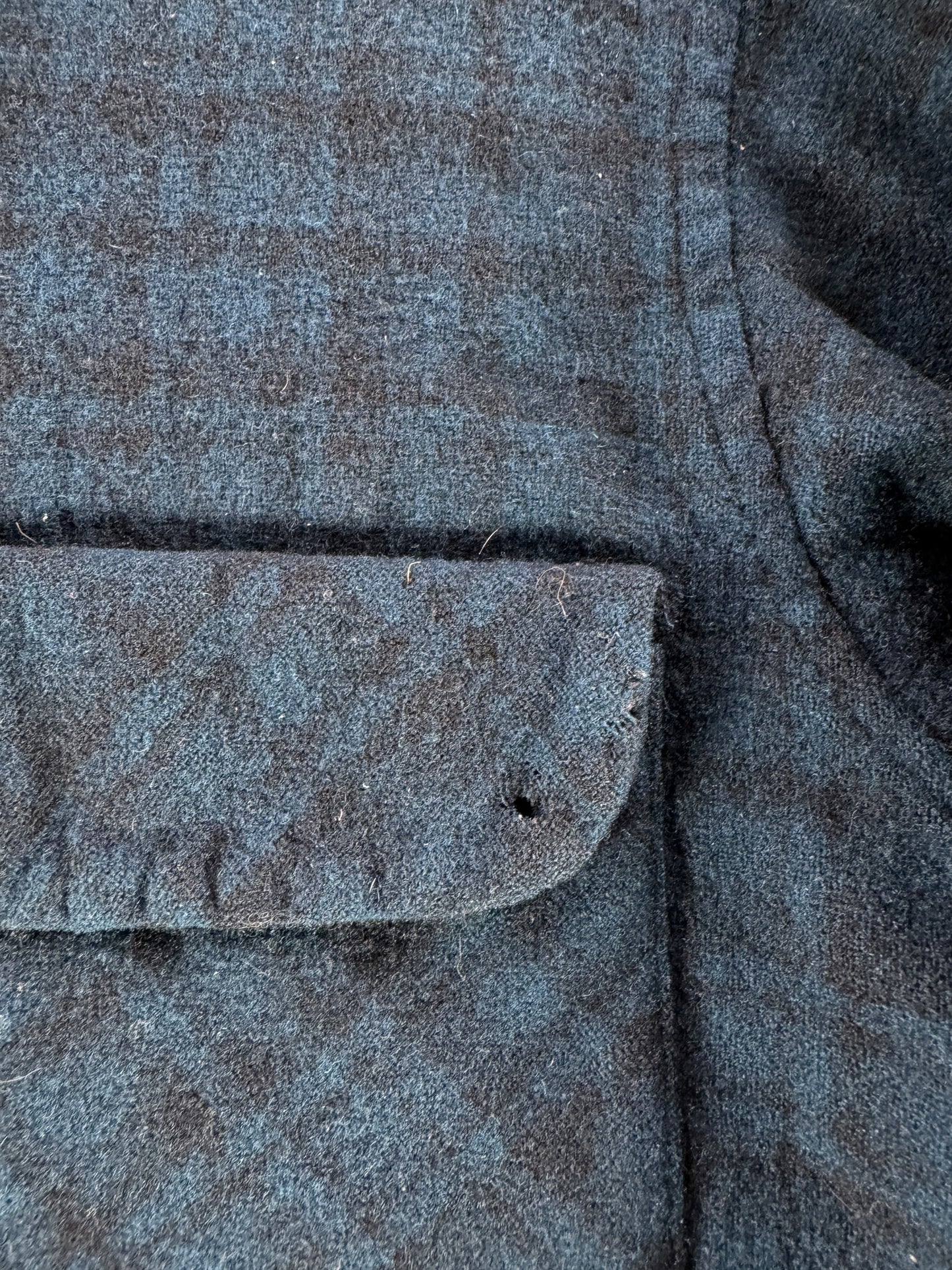 Small Hole on Vintage Frederick & Nelson Pendleton Thrashed Board Shirt SZ M AS IS