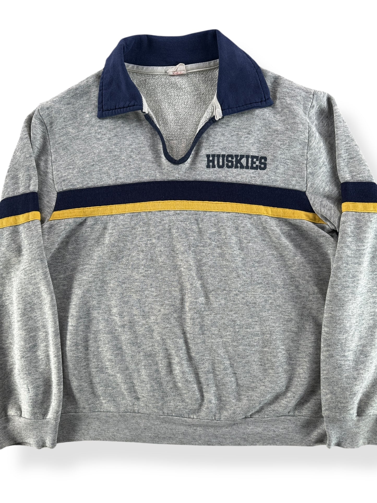 Front Close Up of Vintage Huskies Sweatshirt SZ L