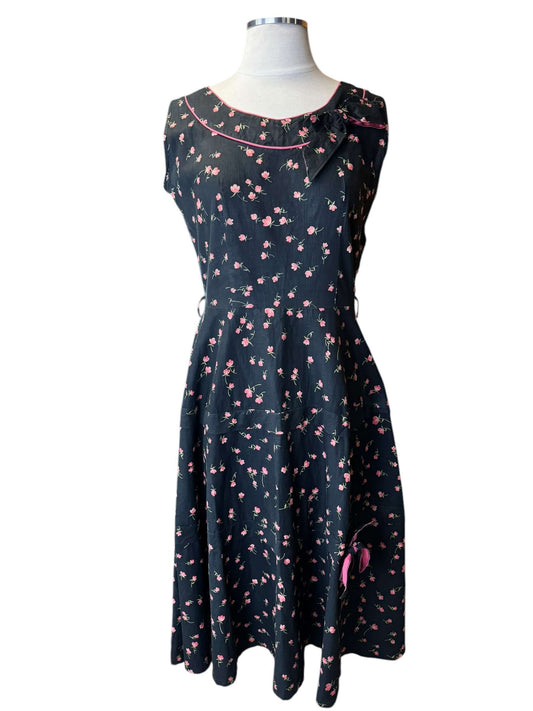 Front of 1950s Pat Allen Floral Dress M