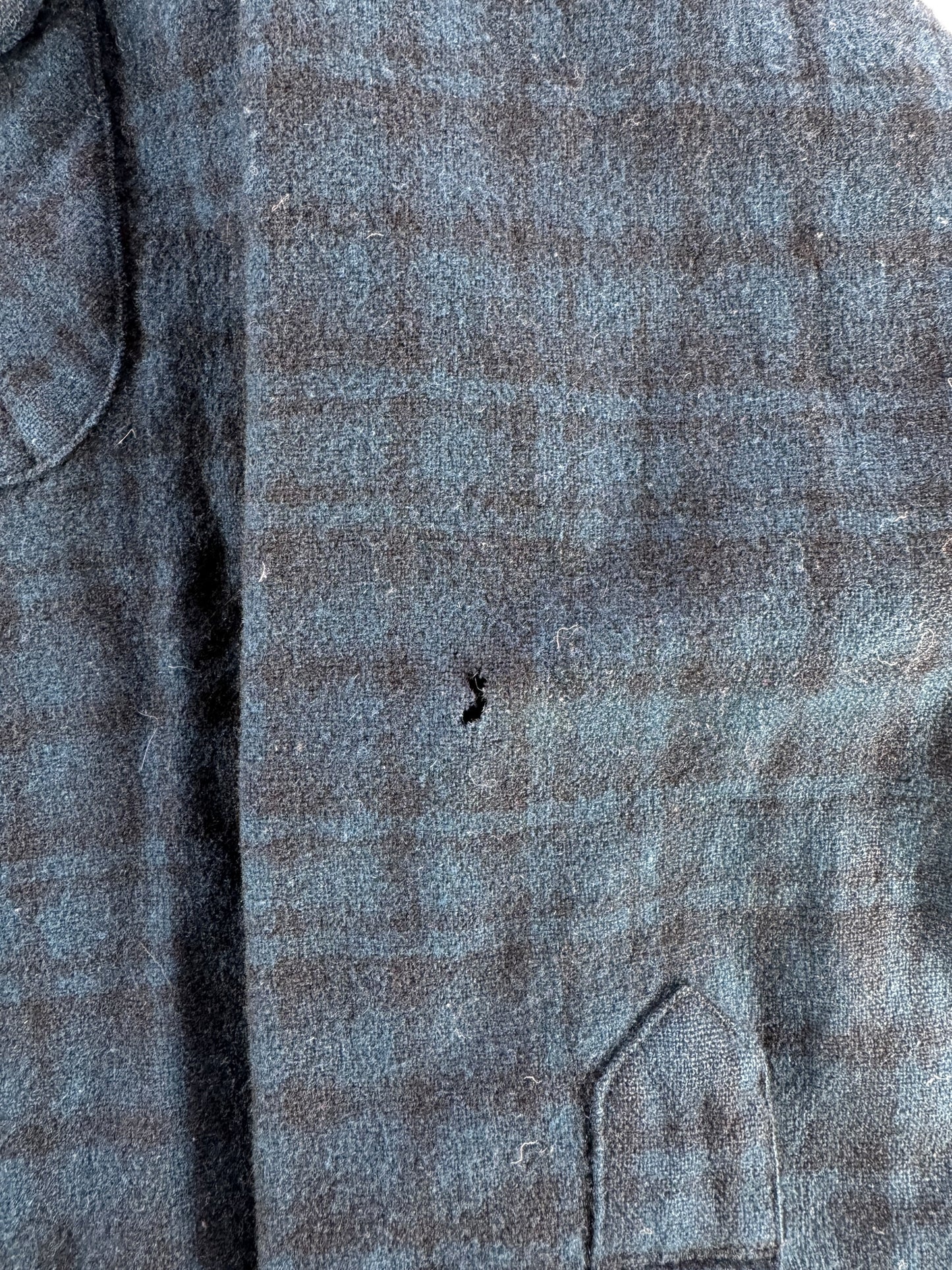 Small Hole on Vintage Frederick & Nelson Pendleton Thrashed Board Shirt SZ M AS IS
