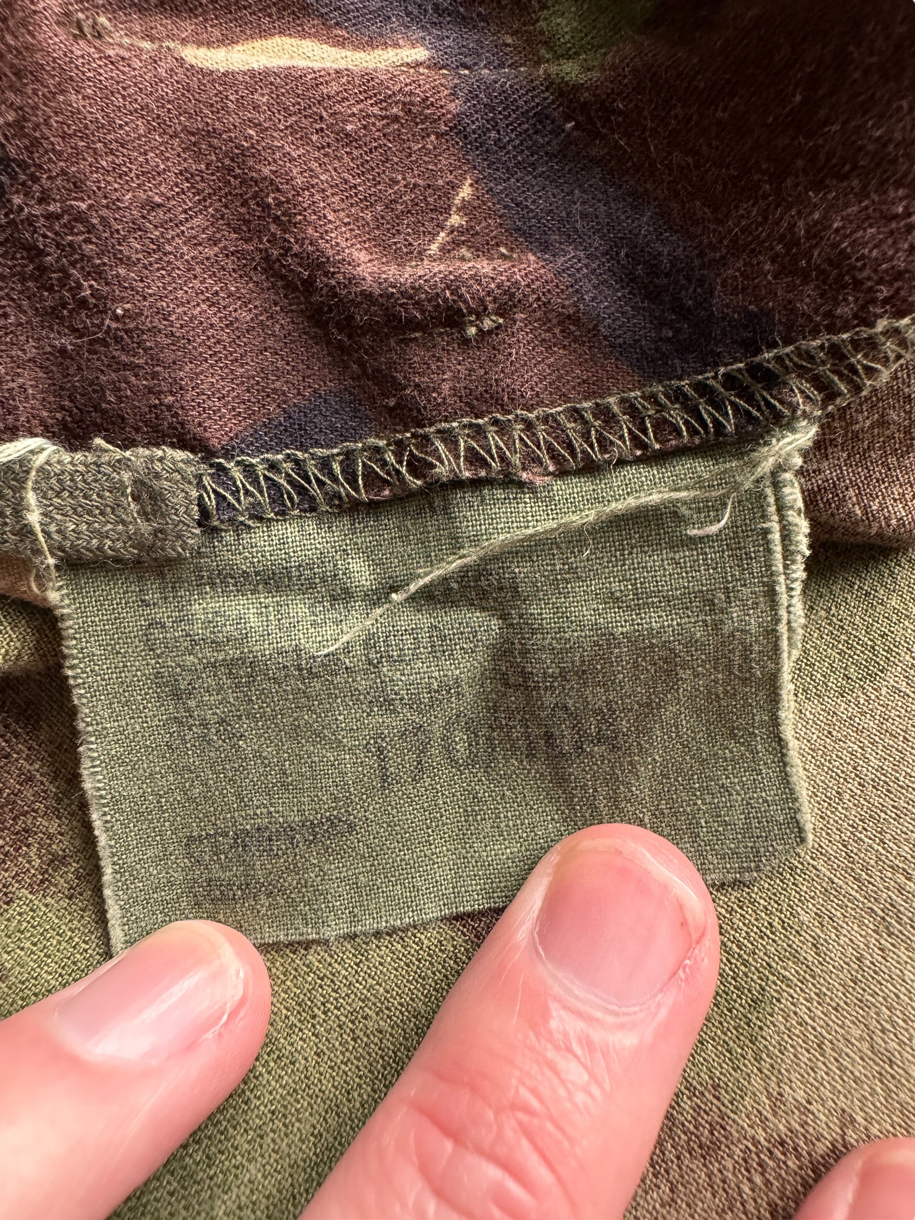 Tag on Vintage British Camo Jacket SZ XL