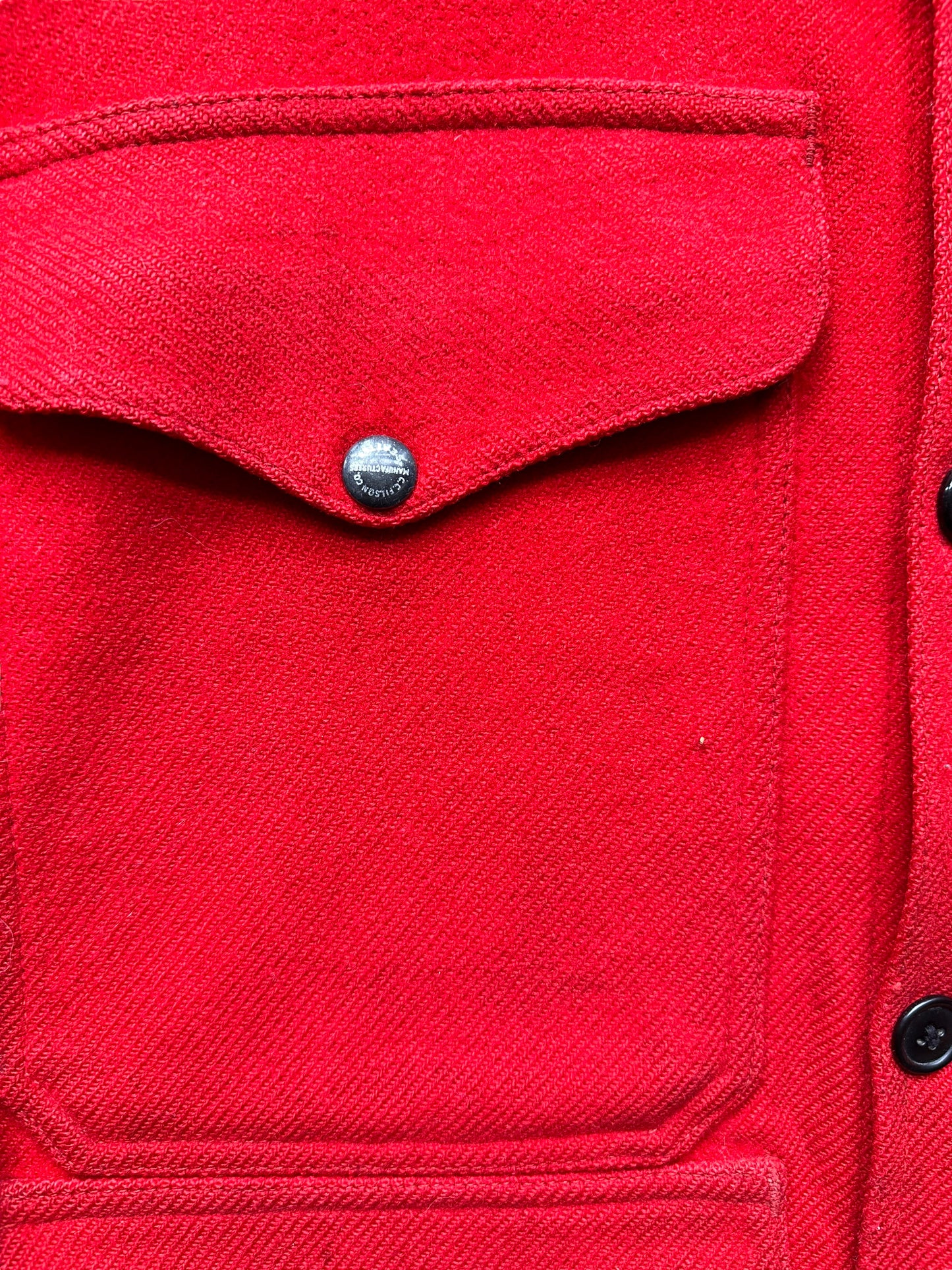 top right pocket on Vintage Union Made Era Filson Scarlet Cruiser Size 44 | Barn Owl Vintage Goods | Vintage Filson Workwear Seattle