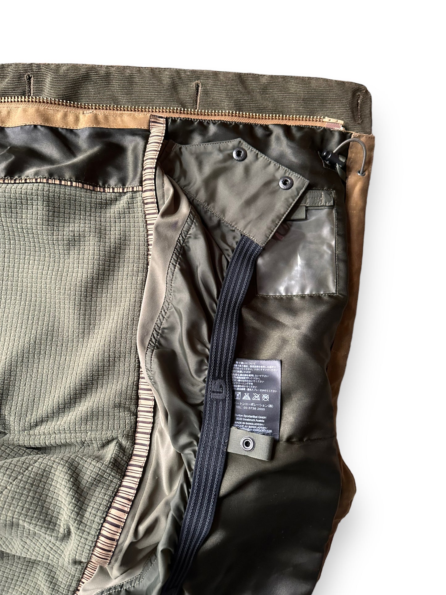 Internal Pockets for Ski Tickets on Filson X Burton Sentry Snowboarding Jacket SZ L | Barn Owl Vintage Goods | Filson Workwear Seattle
