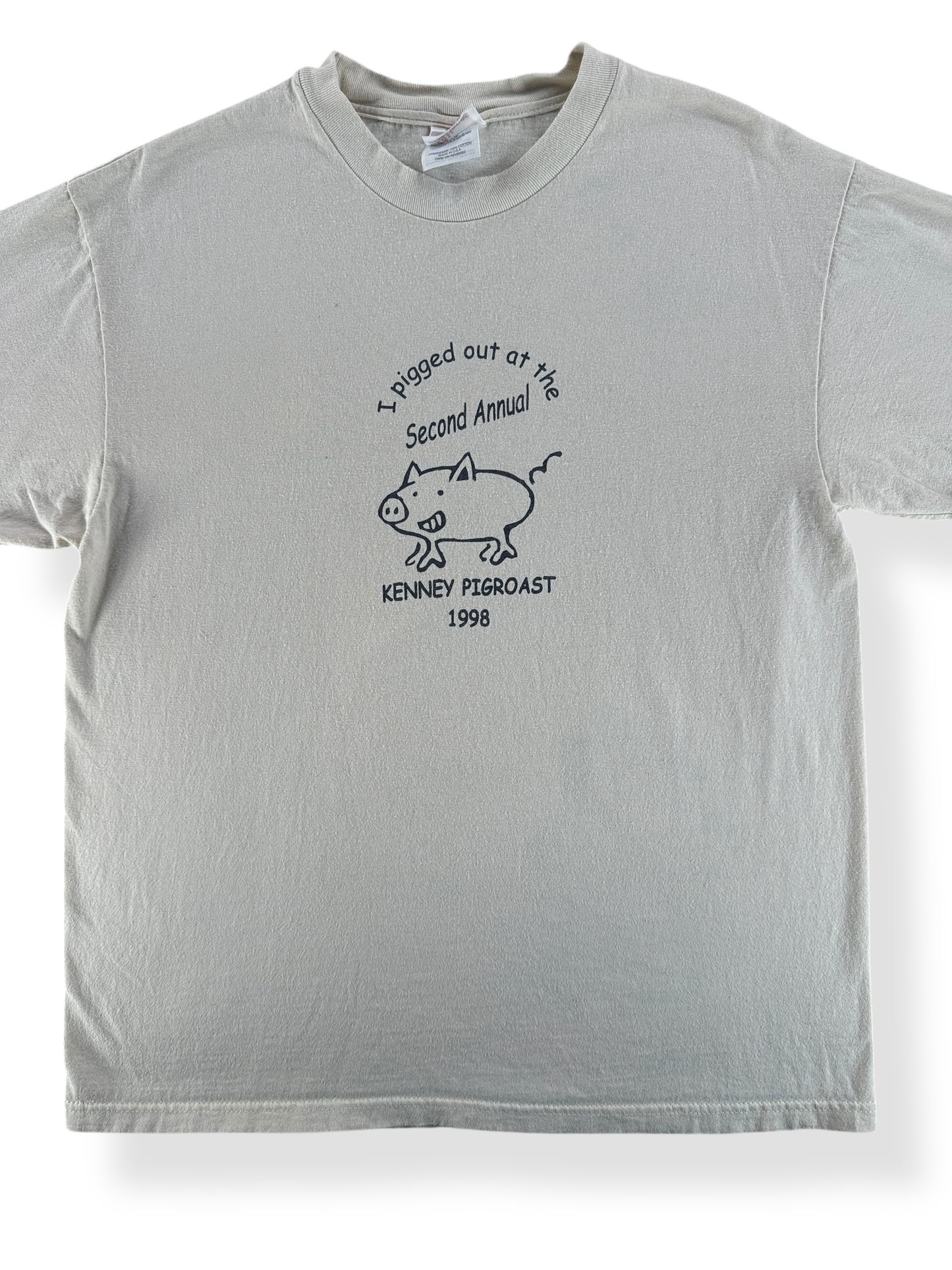 Front Close Up of Vintage 1998 Kenney Pigroast Tee SZ M