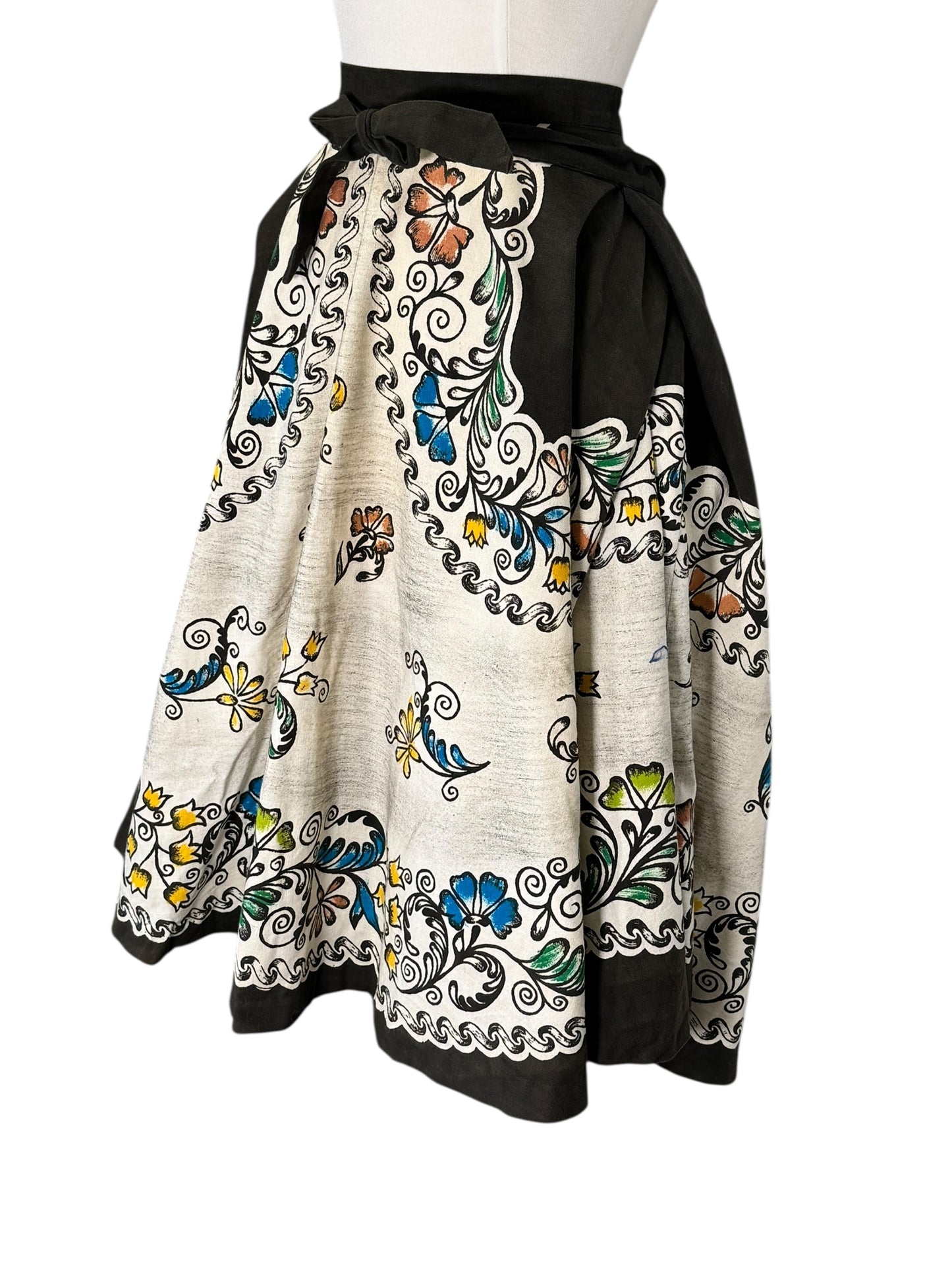 Side view of 1950s Mexican Novelty Skirt M-L