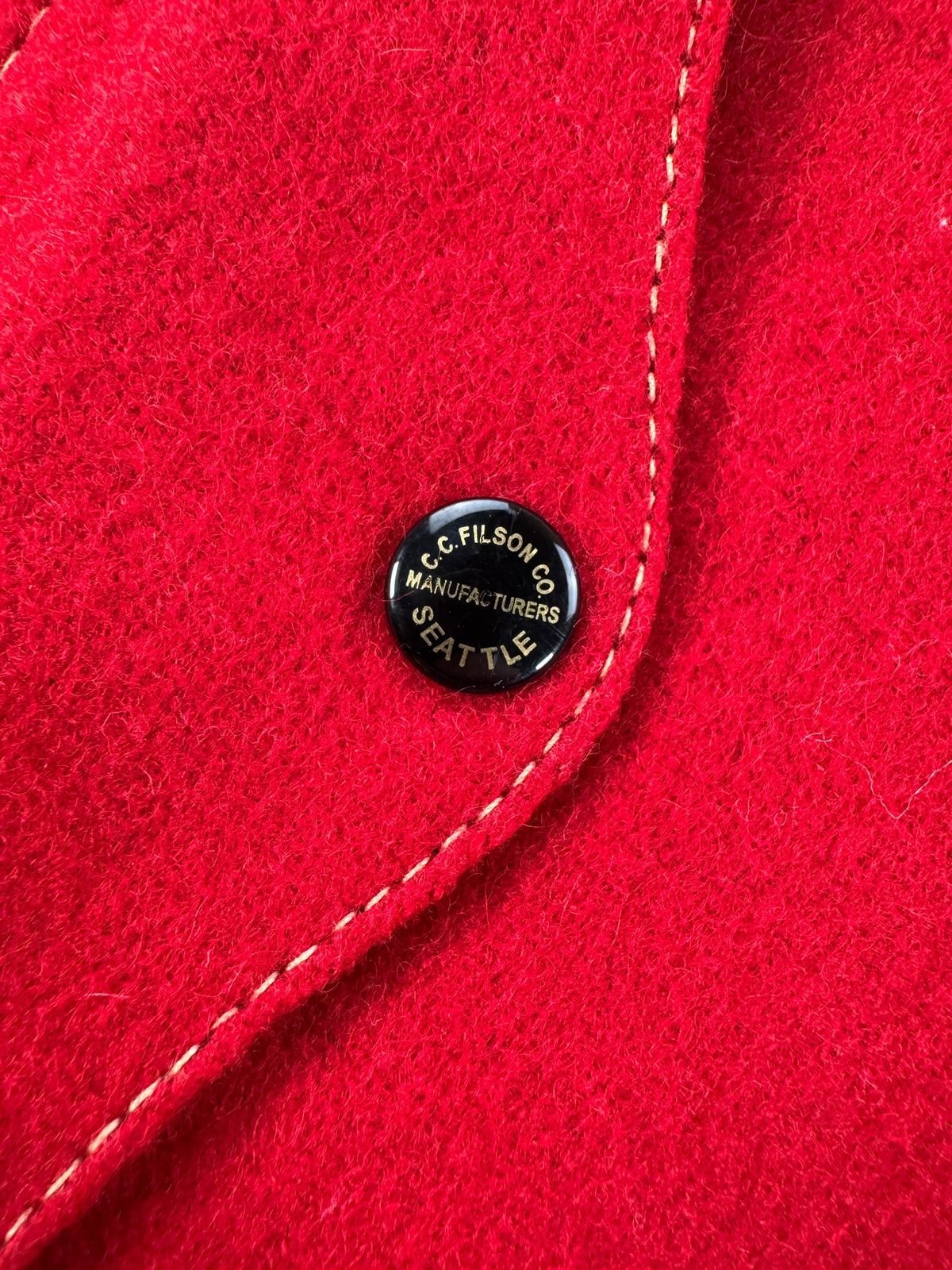 Back button on Filson Limited Edition 1897 Collection Scarlet Cruiser SZ L