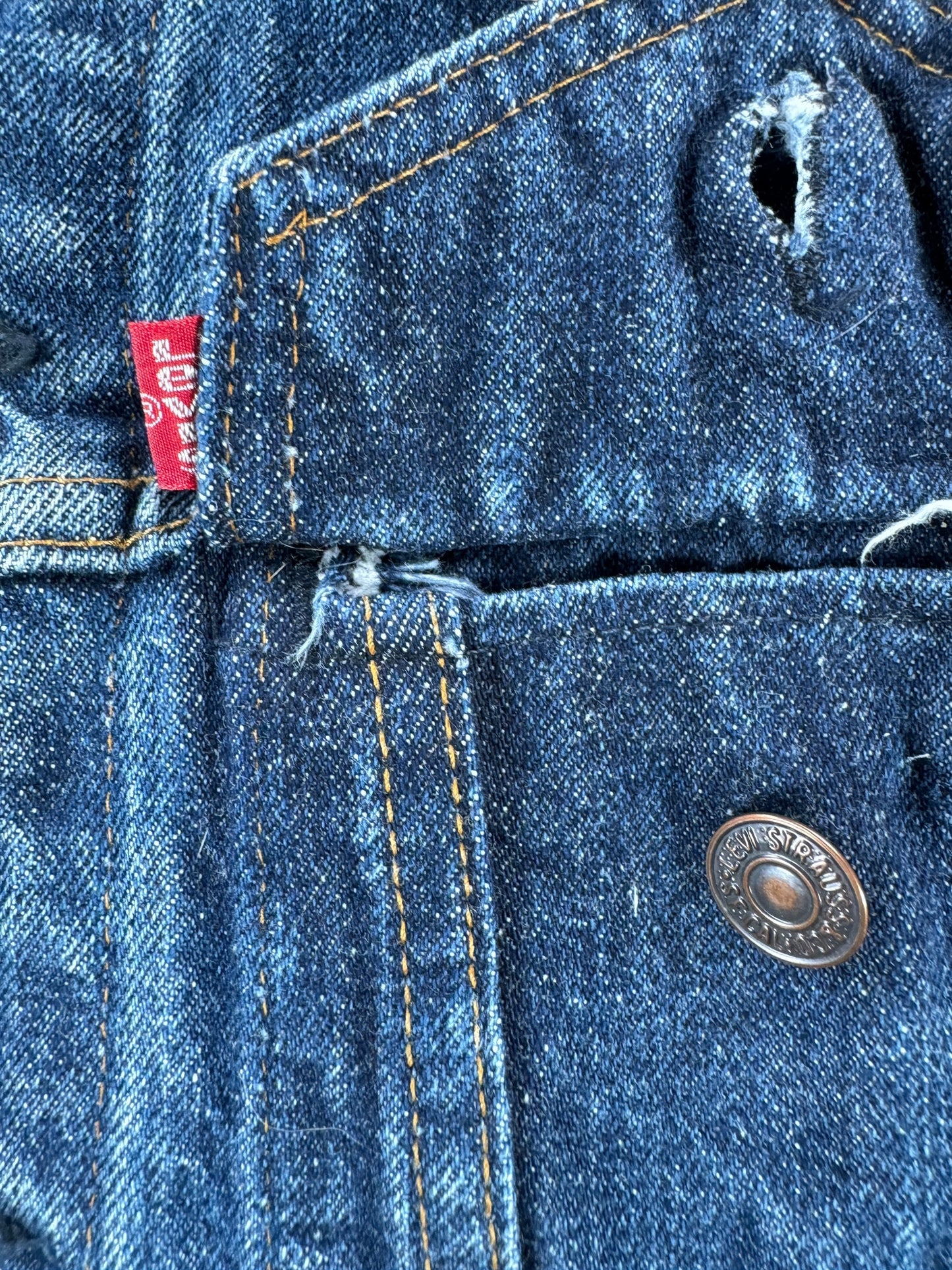Underside of Vintage Dark Levis 2-Pocket Trucker Jacket SZ M