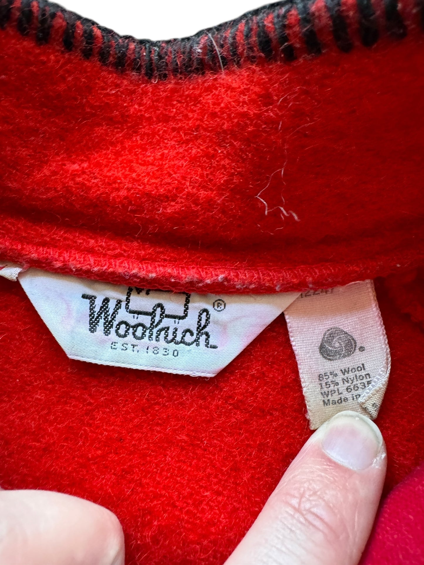 Label on Vintage Woolrich Hudson's Bay Blanket Pullover Jacket SZ L