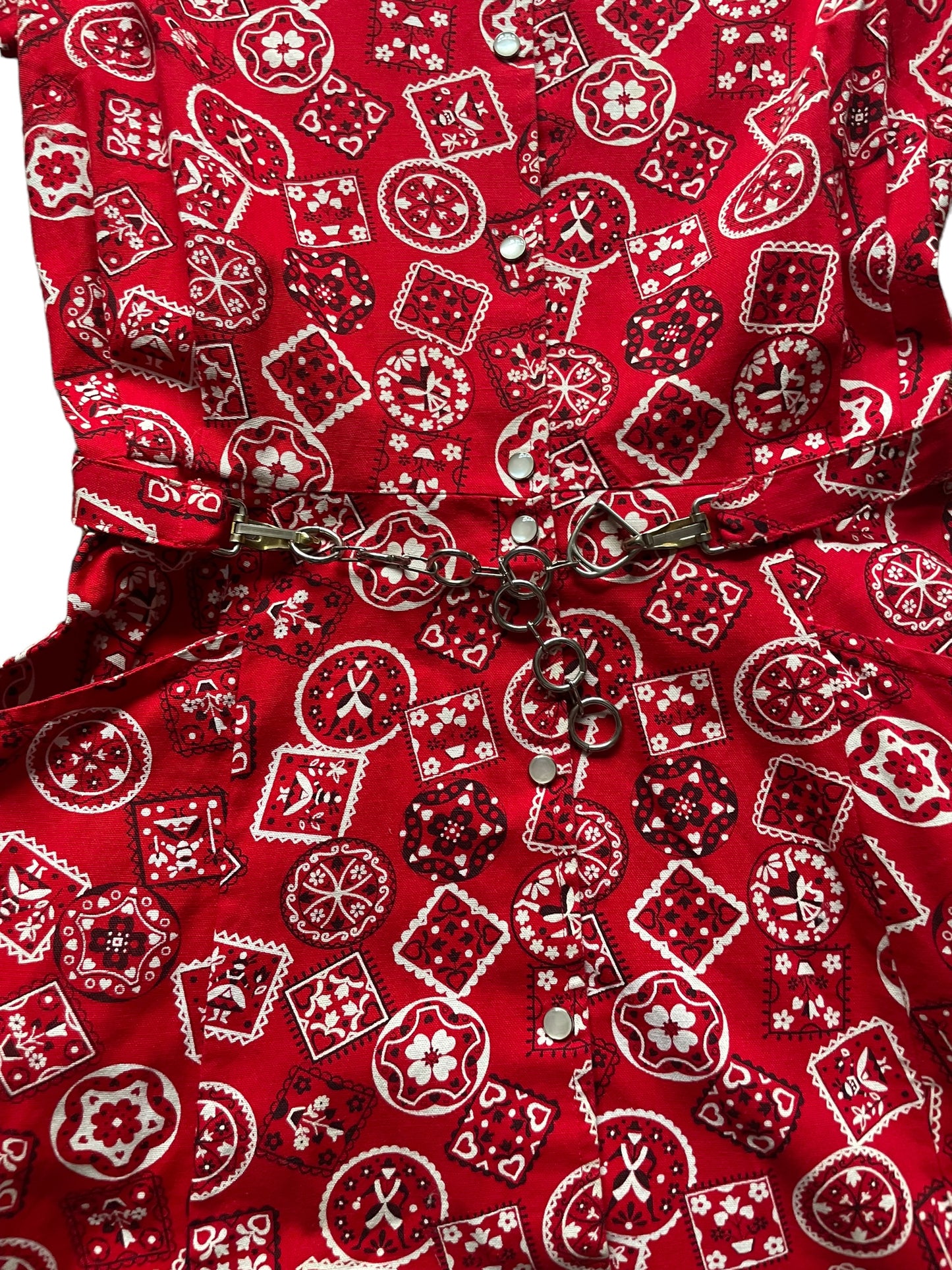 Chain belt view of Vintage Tregos Red Bandana Dress SZ S | Barn Owl Vintage Dresses| Seattle Vintage Dresses