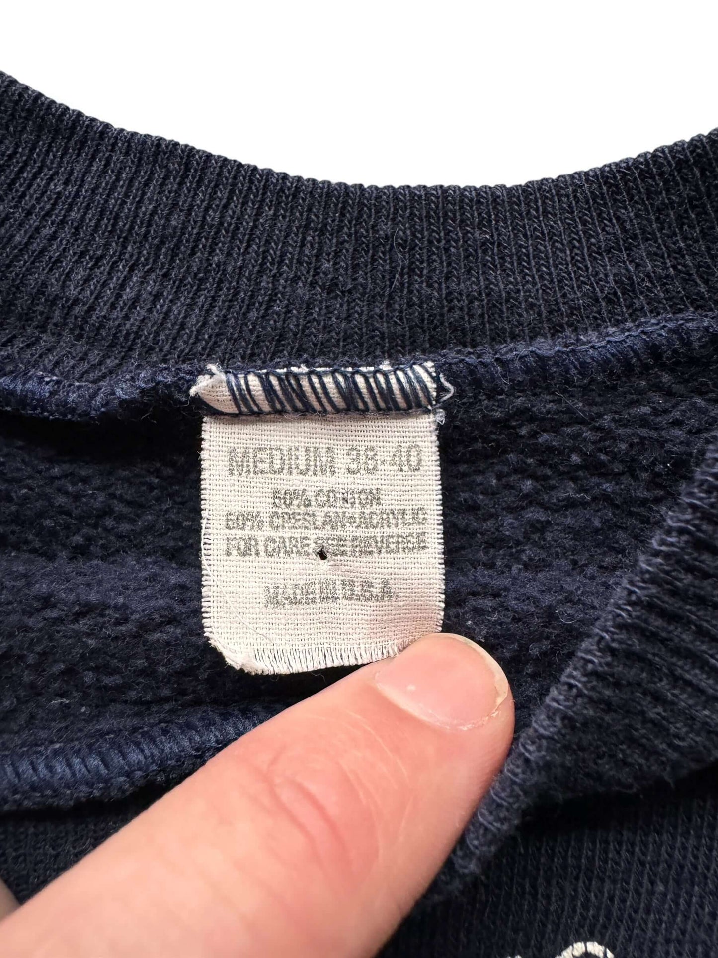 tag on Vintage Wild About Anchorage Crewneck SZ M