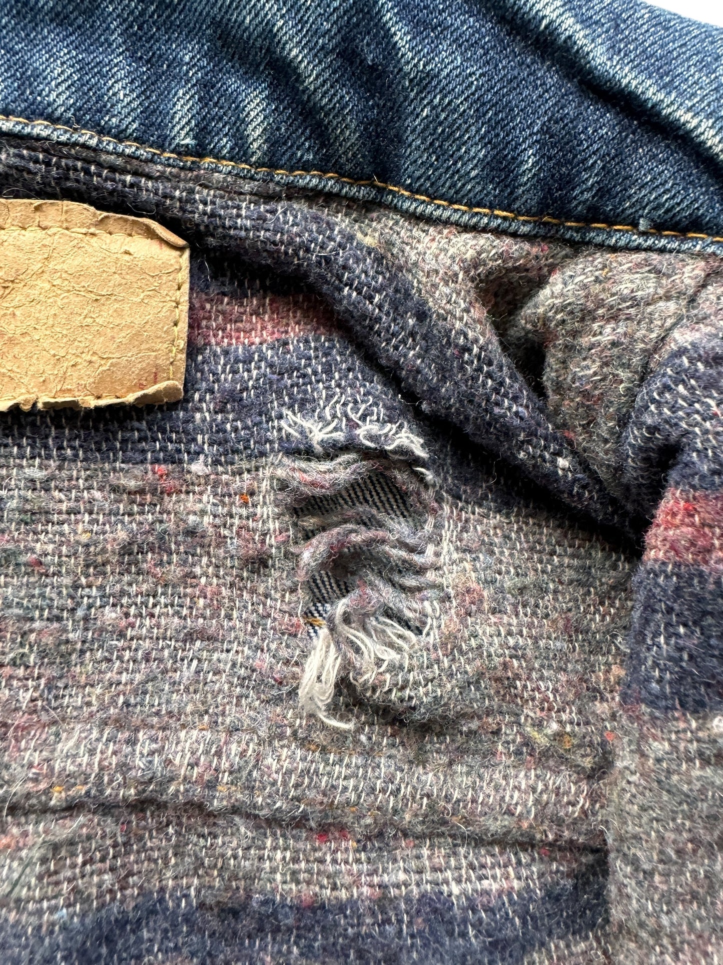 Hole on Blanket Lining of Vintage Big "E" Levis Blanket Lined Type III Trucker Jacket SZ M AS IS