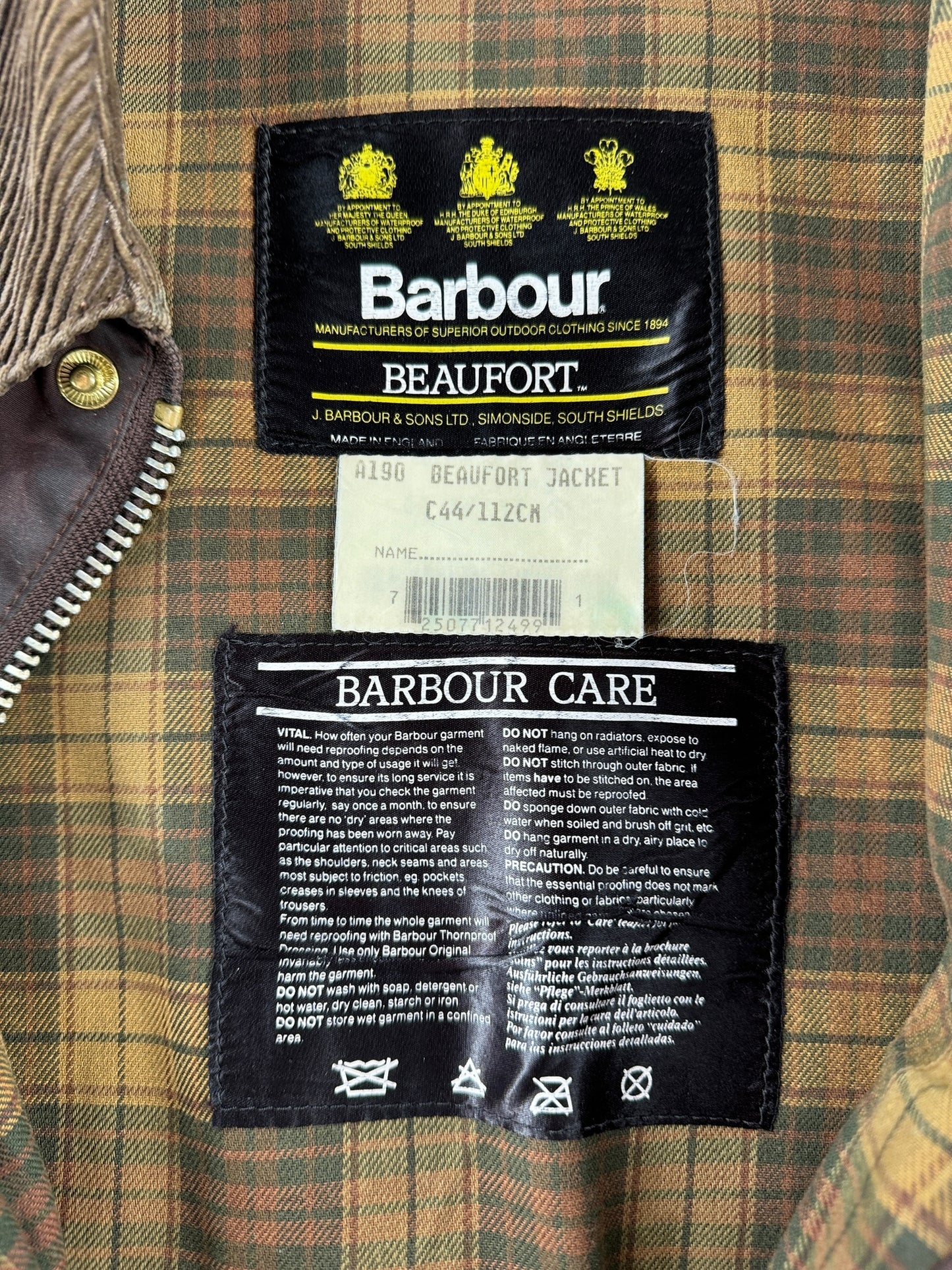 Label on Vintage 80s/90s Barbour Wax Canvas Jacket SZ XL