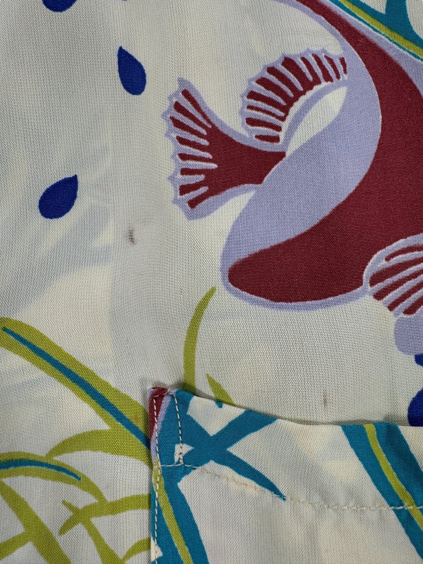 Hole on Vintage Undersea Kamehameha Aloha Shirt SZ L