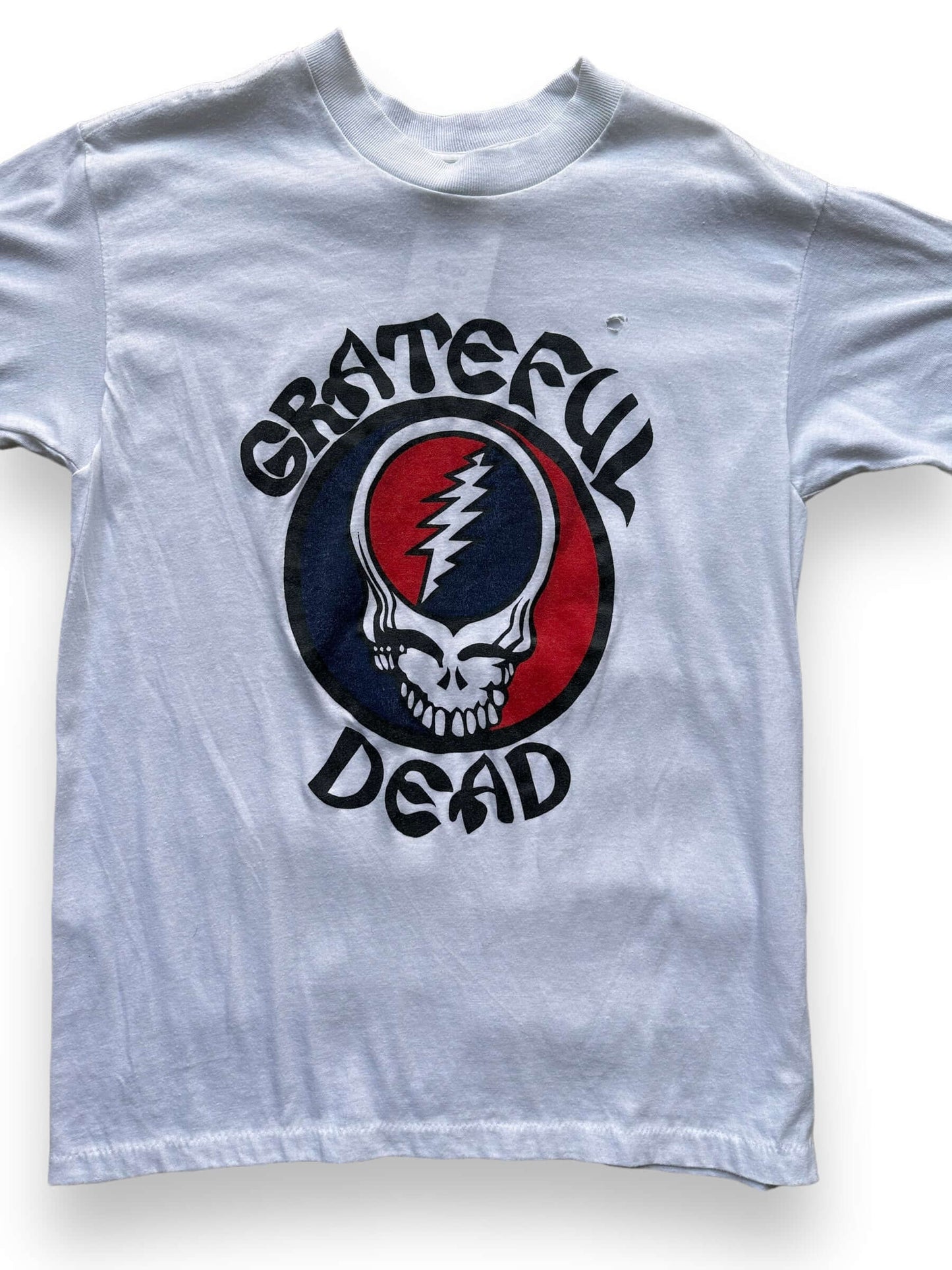 Front Detail of Vintage Grateful Dead Tee SZ L | Vintage Grateful Dead Tee Seattle | Barn Owl Vintage