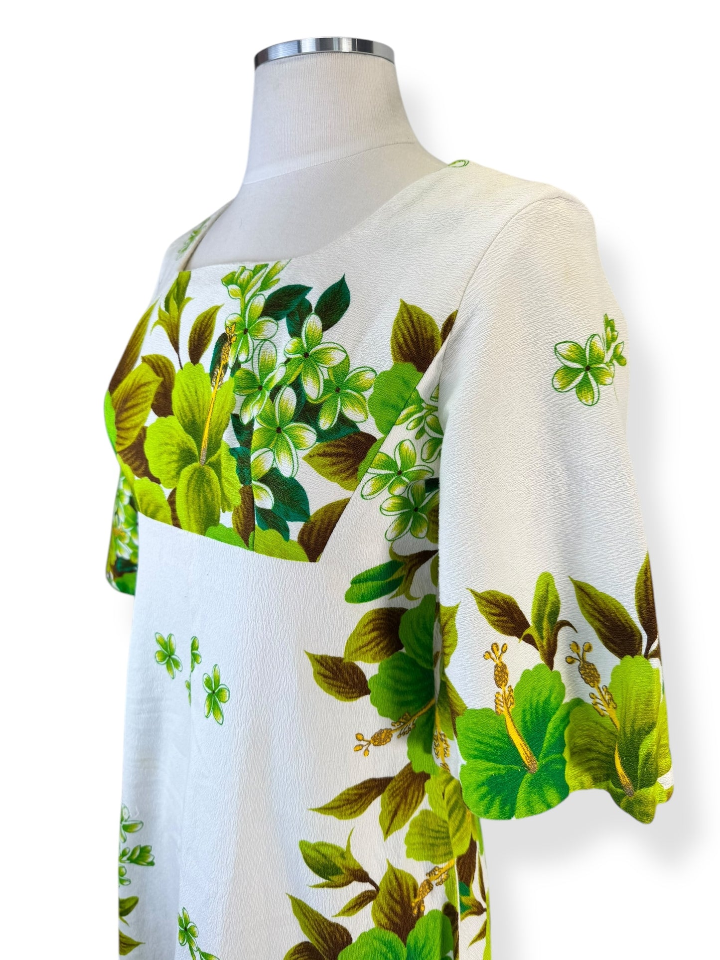 Side view of 1960s Green Hibiscus Aloha Dress S