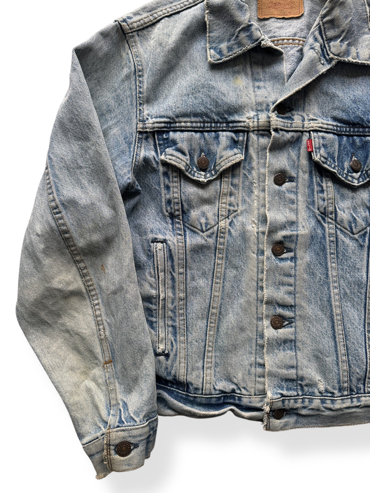 Front Right of Vintage Light Wash Levi's 70506 4-Pocket Trucker SZ 40