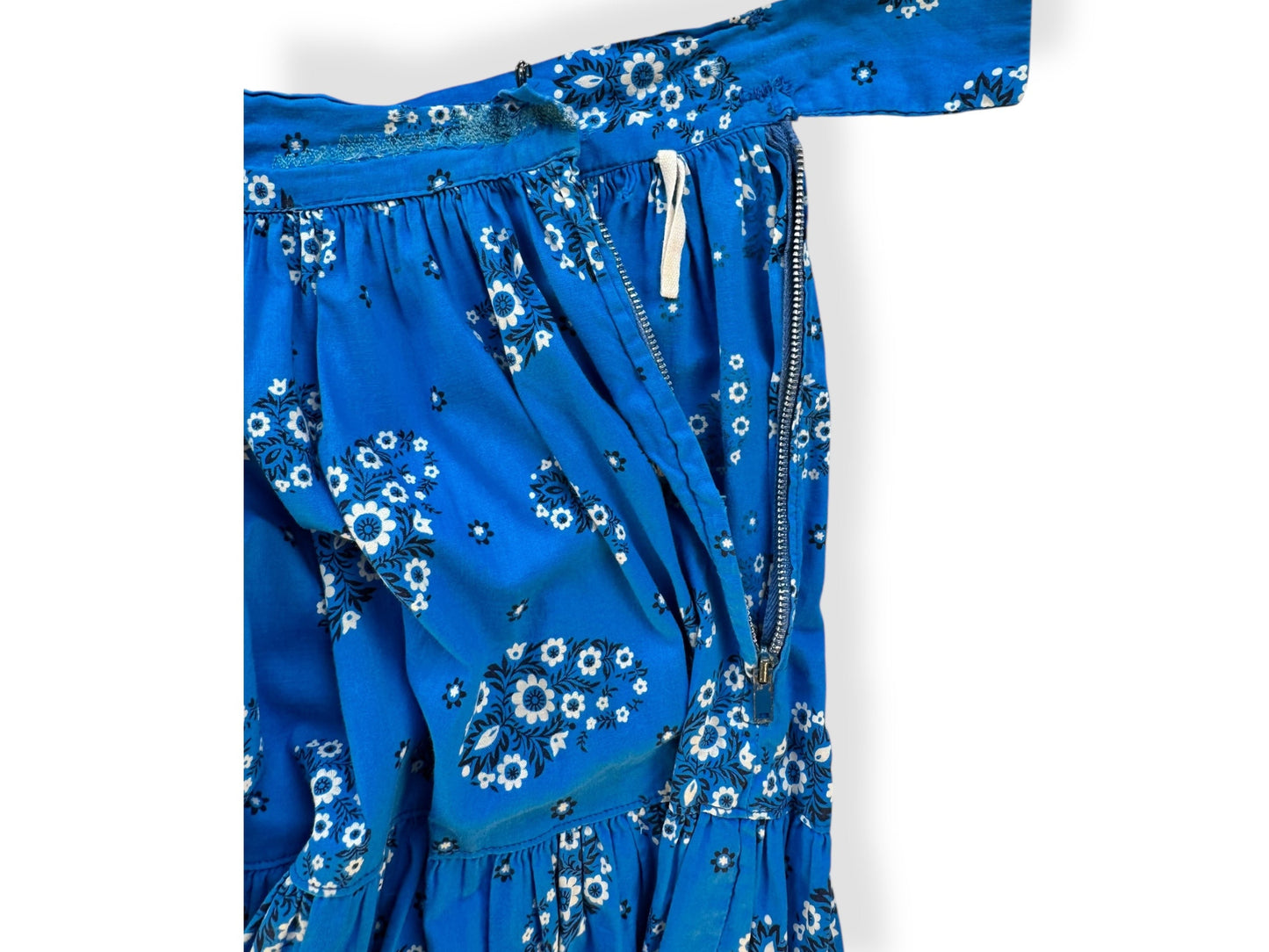 Side zipper view of 1950s Thunderbird Bandana Skirt Set S