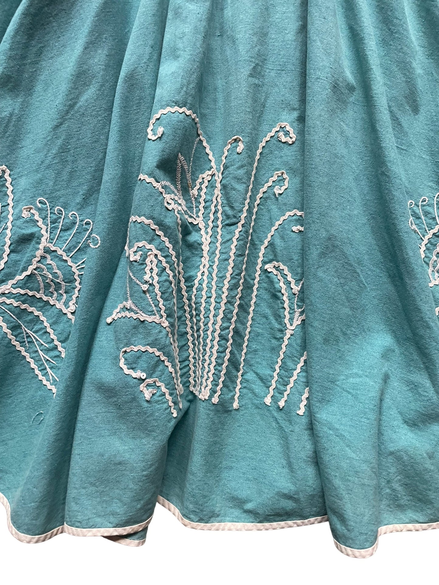 Ricrac detail of Vintage 1950s Ricrac Circle Skirt SZ XS | Vintage Ladies Clothing | Barn Owl Seattle