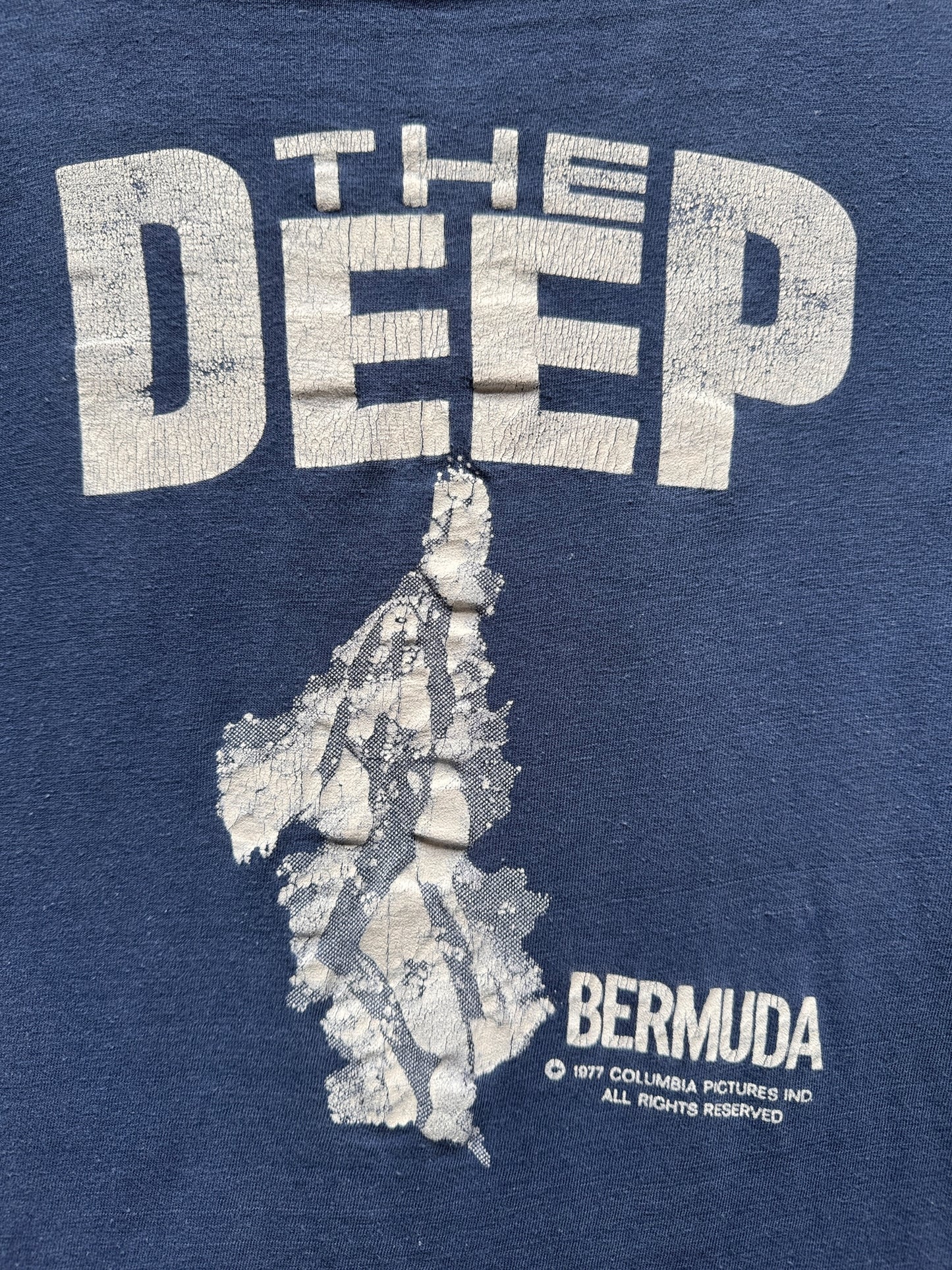 front graphic of Vintage 1977 The Deep Movie Promo Tee w/ Insane Fade SZ S-M