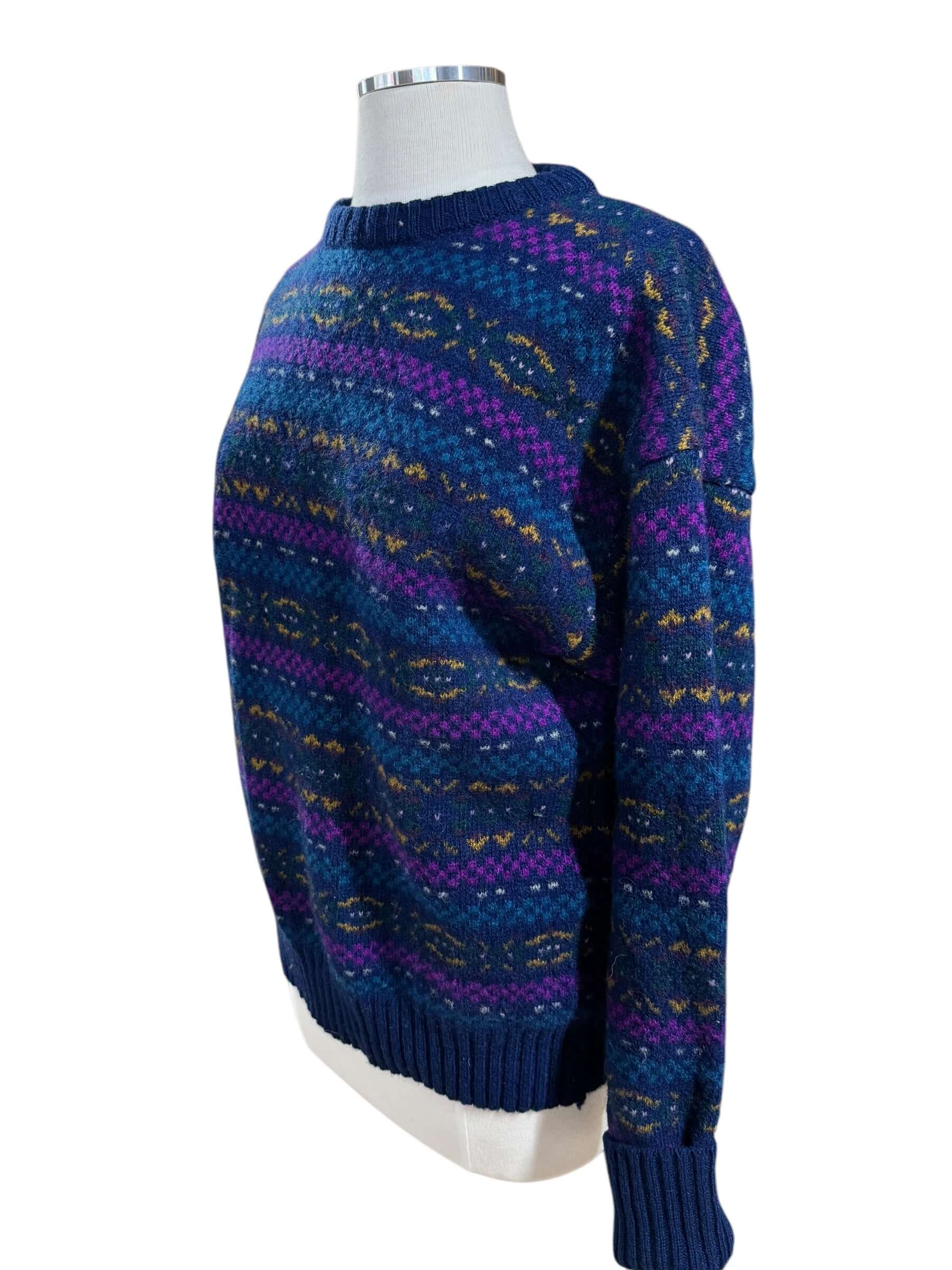 Side view of 1980s Wool Sweater L