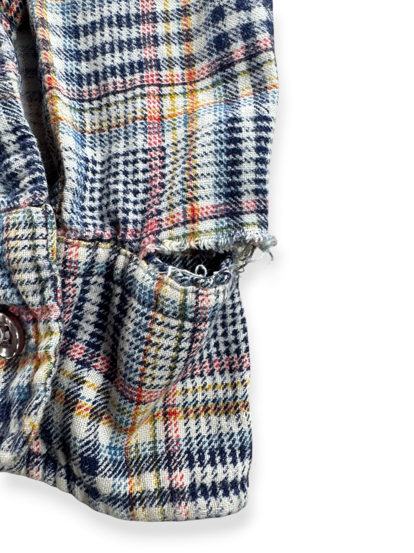 Hole on Cuff of Vintage Chandler Printed Cotton Flannel SZ L