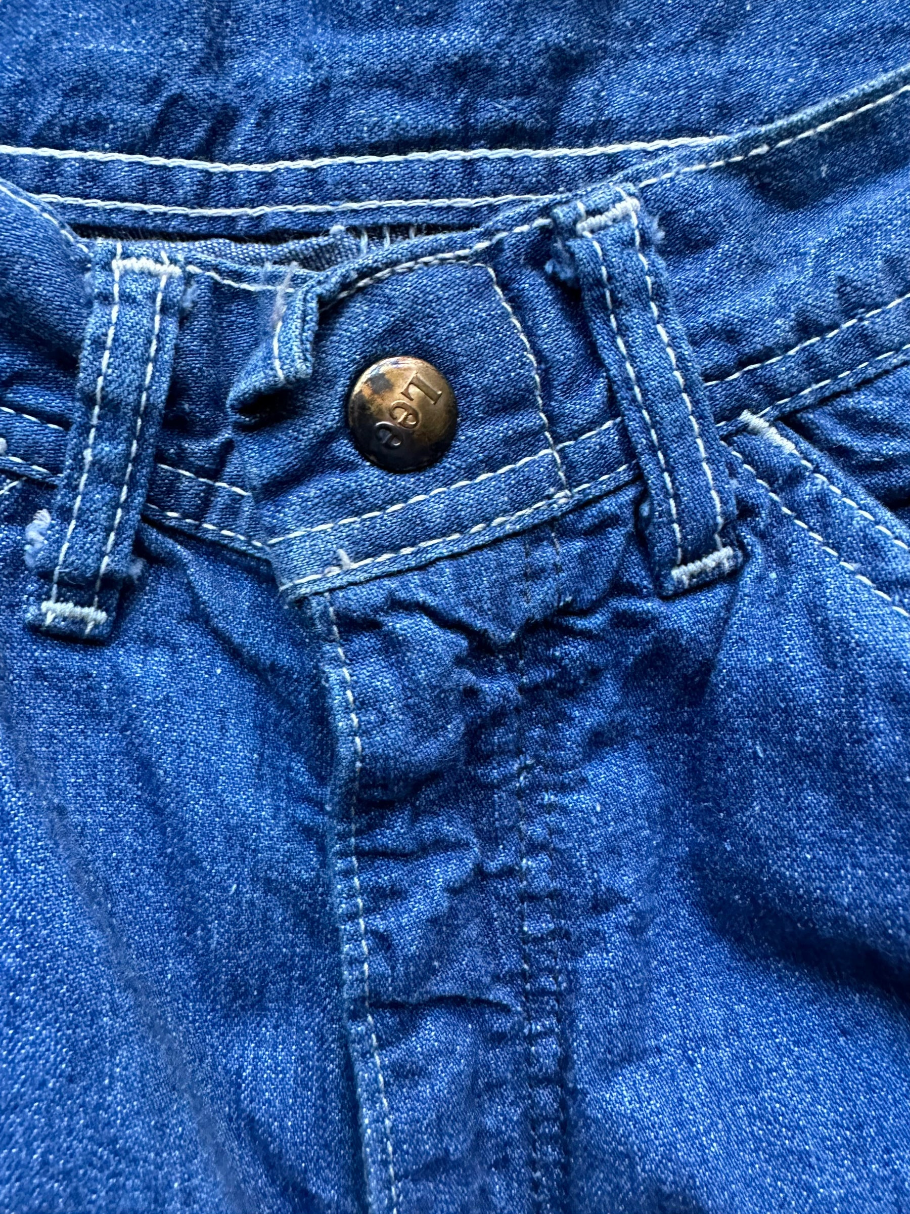 Lee Snap View of Vintage Lee Carpenter Jeans W27 | Vintage Denim Workwear Seattle | Barn Owl Vintage Clothing