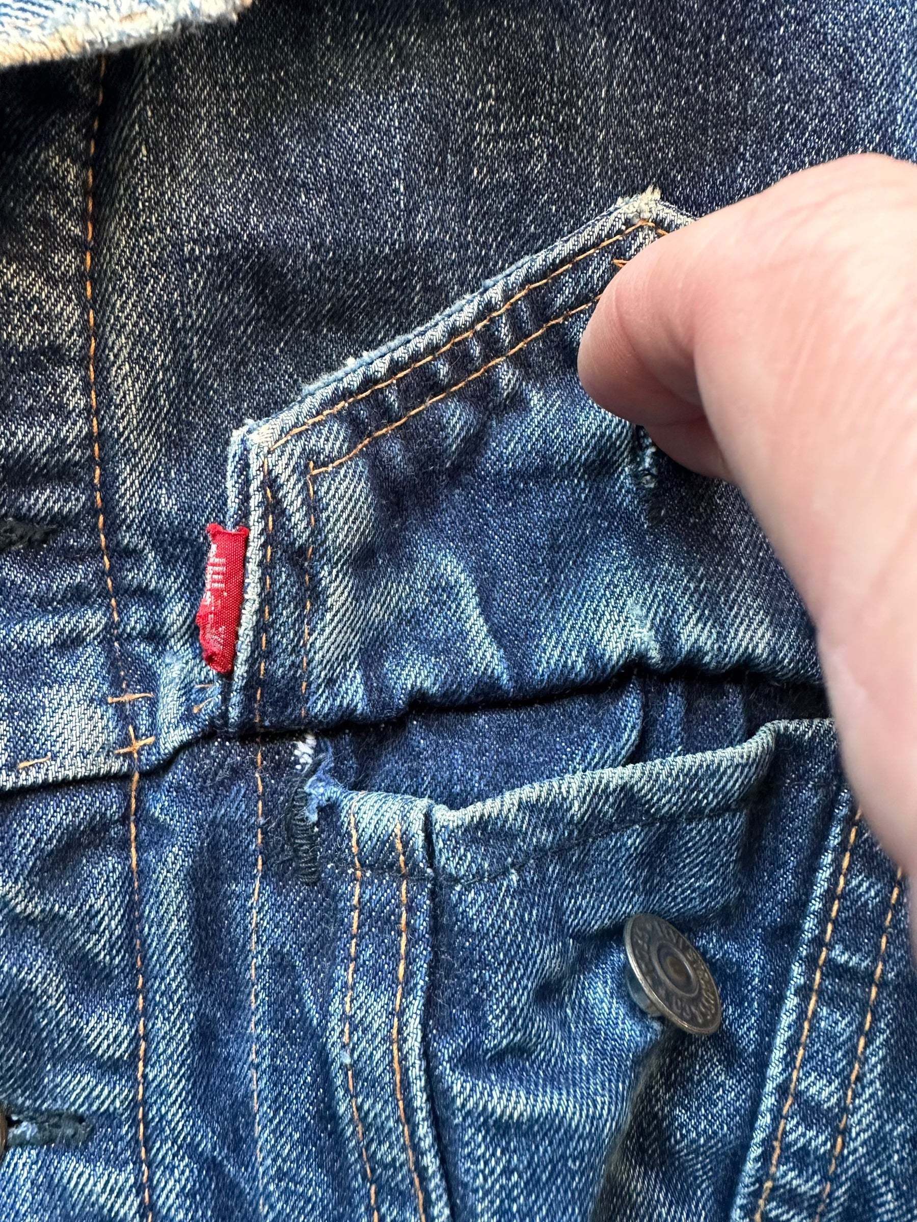 Big E Tag on Vintage Levi's Big E Blanket Lined 70505 Denim Jacket SZ 40 | Vintage Denim Workwear Seattle | Seattle Vintage Denim