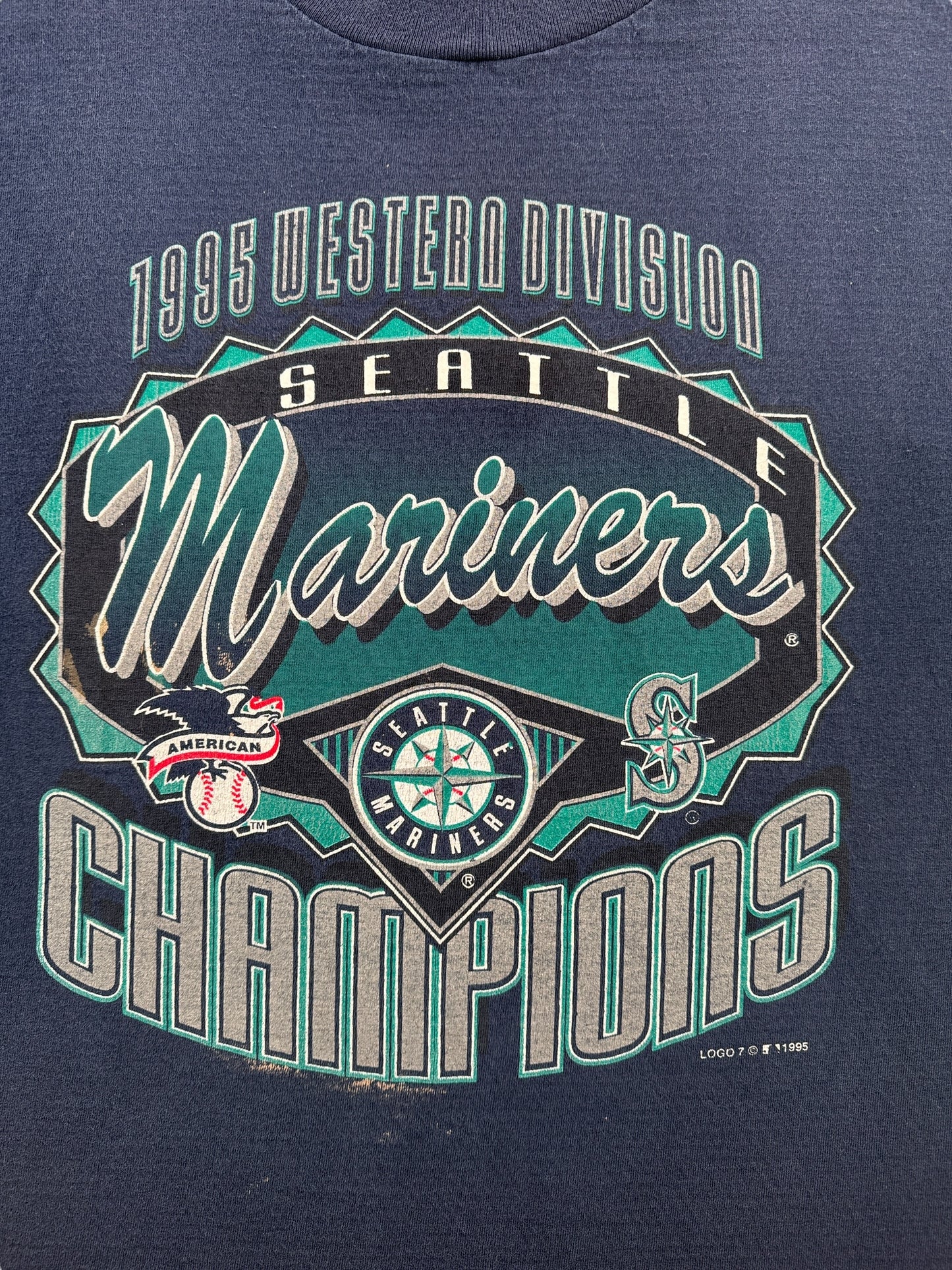 Graphic on Vintage 1995 Mariners Tee SZ L