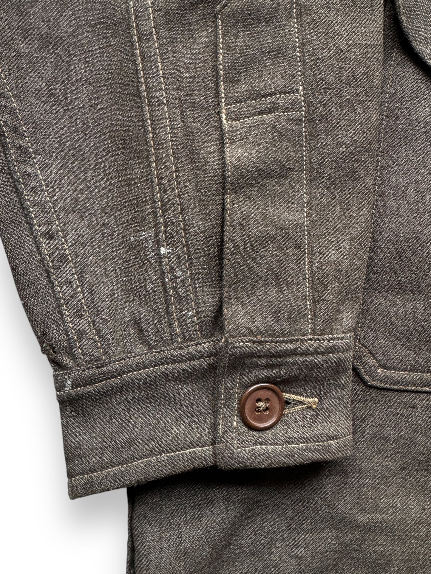 stain on sleeve of Vintage No Tag Filson Union Made Whipcord Cruiser SZ 44