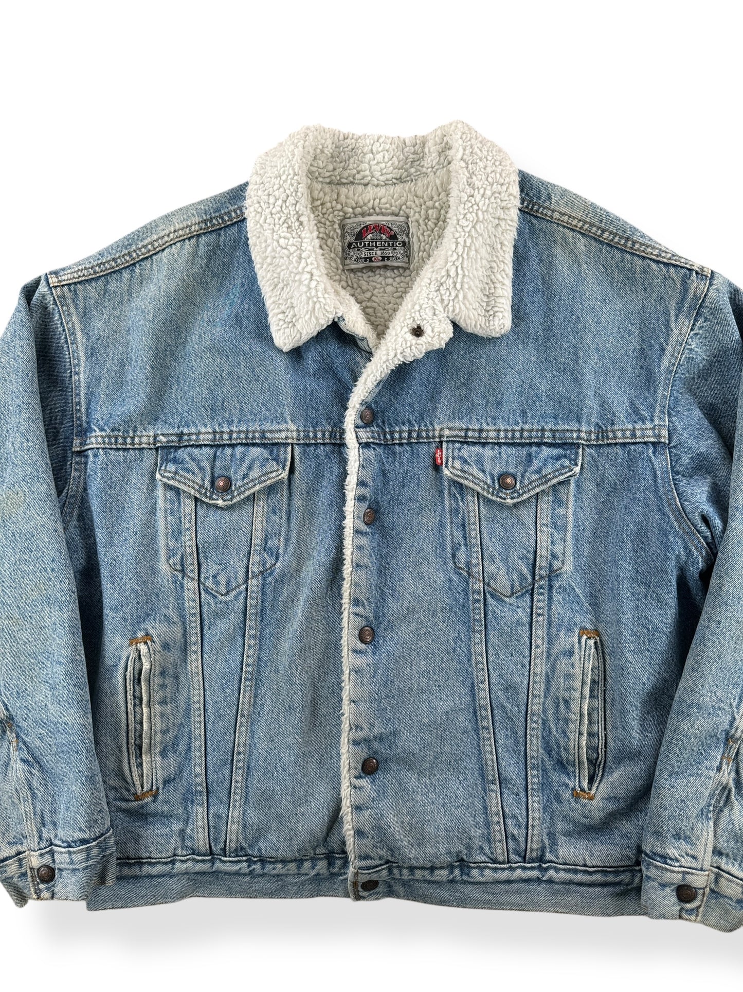 Front Close Up of Vintage USA Made Levis Sherpa Denim Jacket SZ XL
