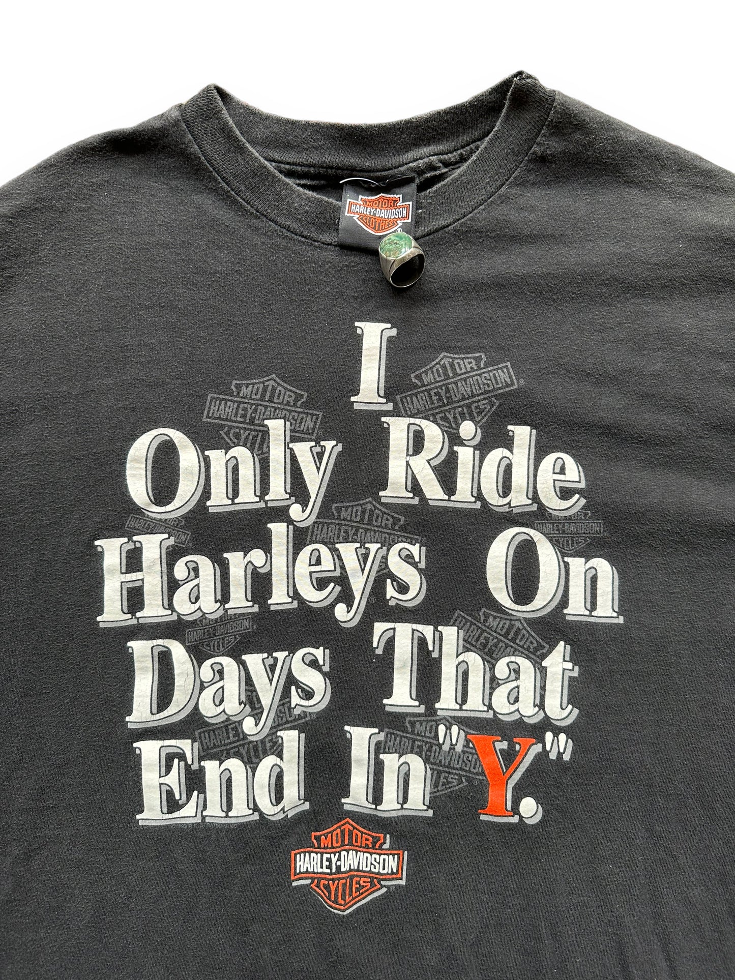Upper Front Tag View of Vintage Harley Davidson of Glendale Harley Tee SZ XL | Vintage Harley Tee Seattle | Barn Owl Vintage Seattle