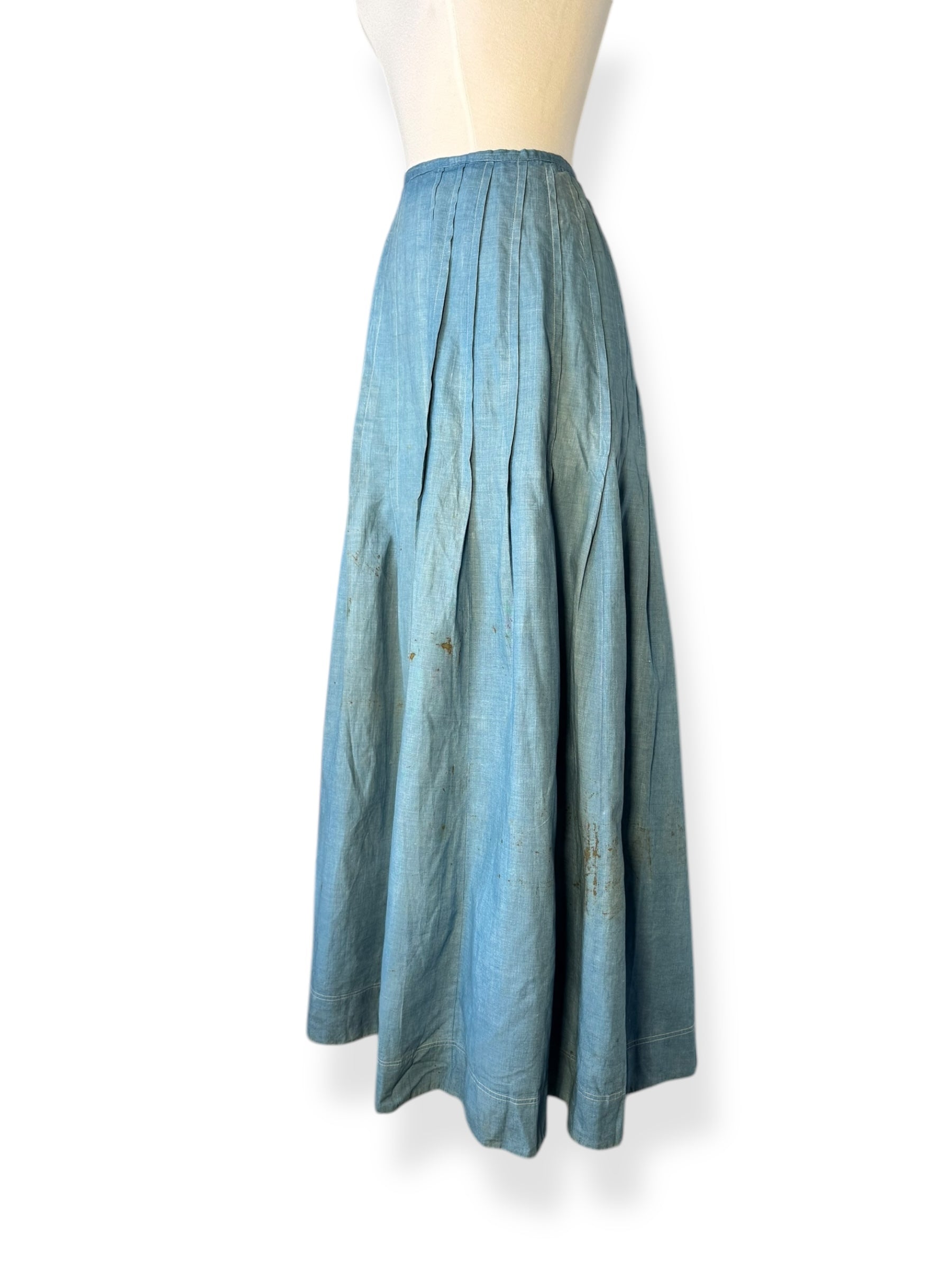 Side view of Early 1900s Antique Chambray Skirt S