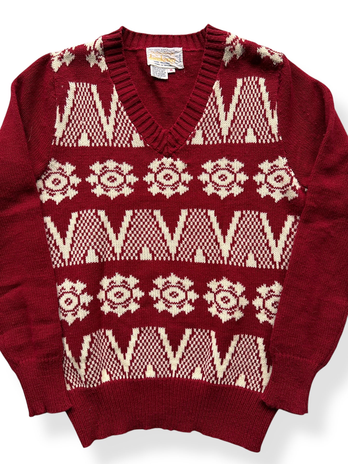 Front Close Up of Donnkenny Acrylic Festive Sweater SZ S