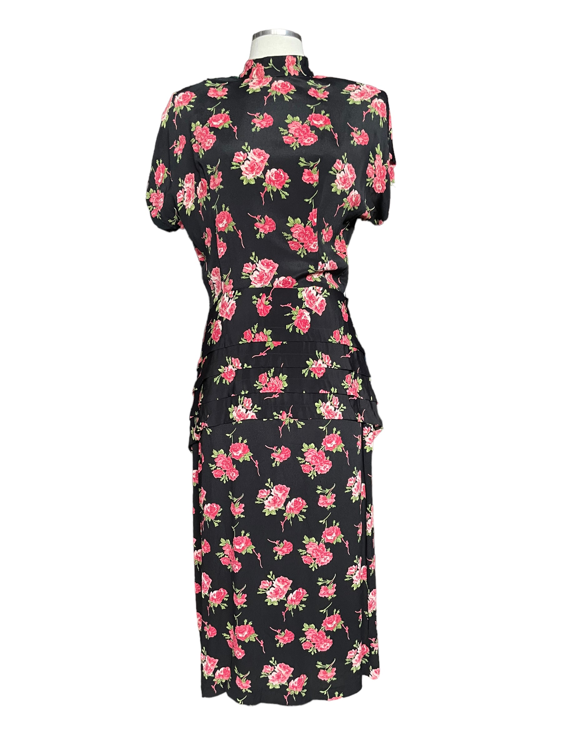 Vintage 80s Does 40s Roses Dress | Seattle Vintage Dresses | Barn Owl The Barn Owl Vintage Goods Vintage 80s Does 40s Roses Dress | Seattle Vintage Dresses | Barn Owl The Barn Owl Vintage Goods