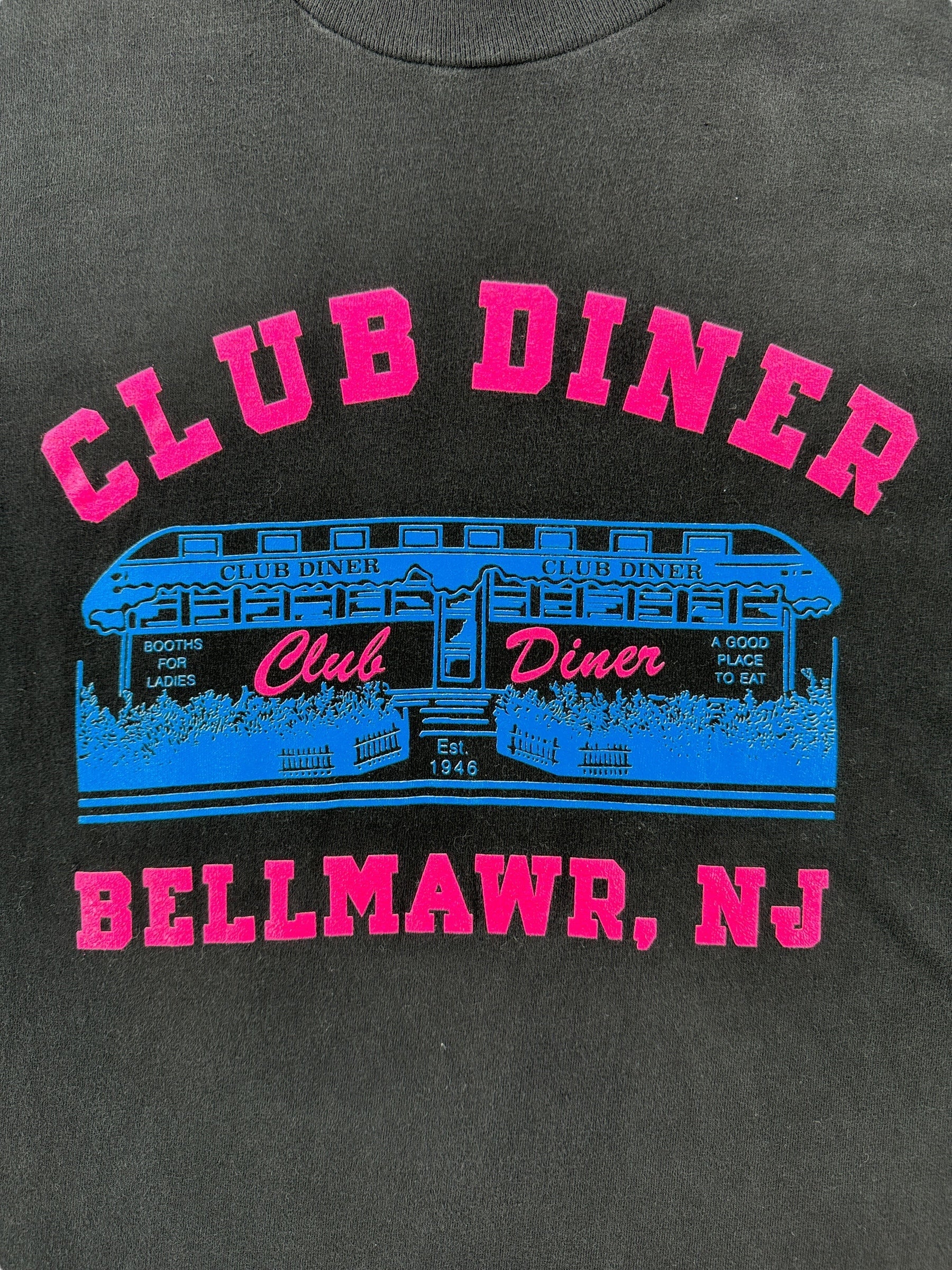 Front Graphic of Vintage Club Diner Bellmawr NJ Tee SZ L
