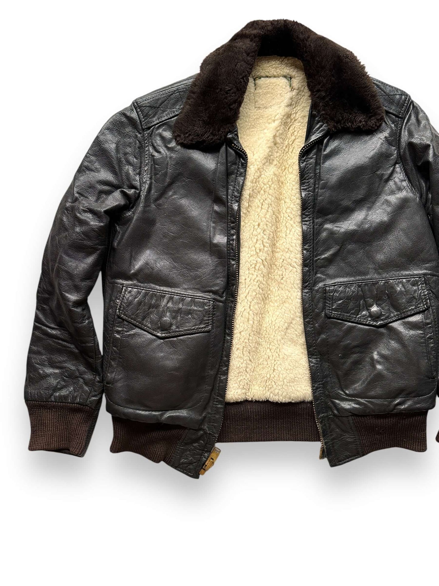 front right of Vintage Unbranded G-1 Leather Jacket w/ Busted Zipper SZ 36
