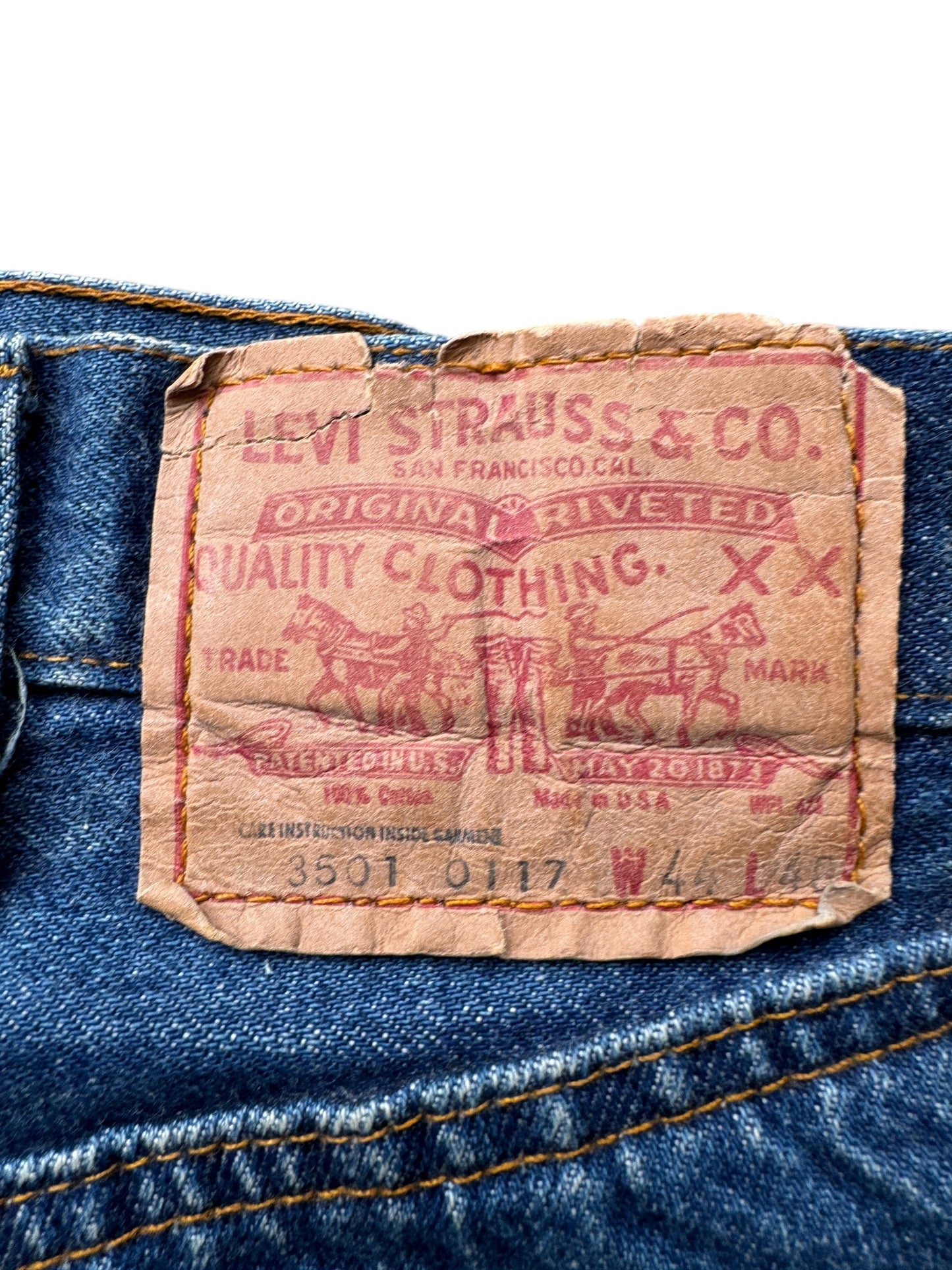 Paper Tab on Vintage Dark Levis 501 Redline Jeans W40