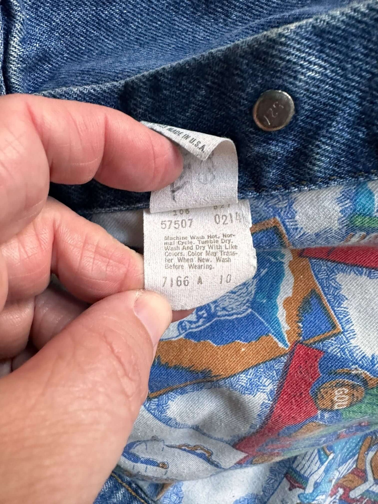 Tag View 2 on Vintage Lined Levis Denim Jacket SZ M | Vintage Denim Seattle