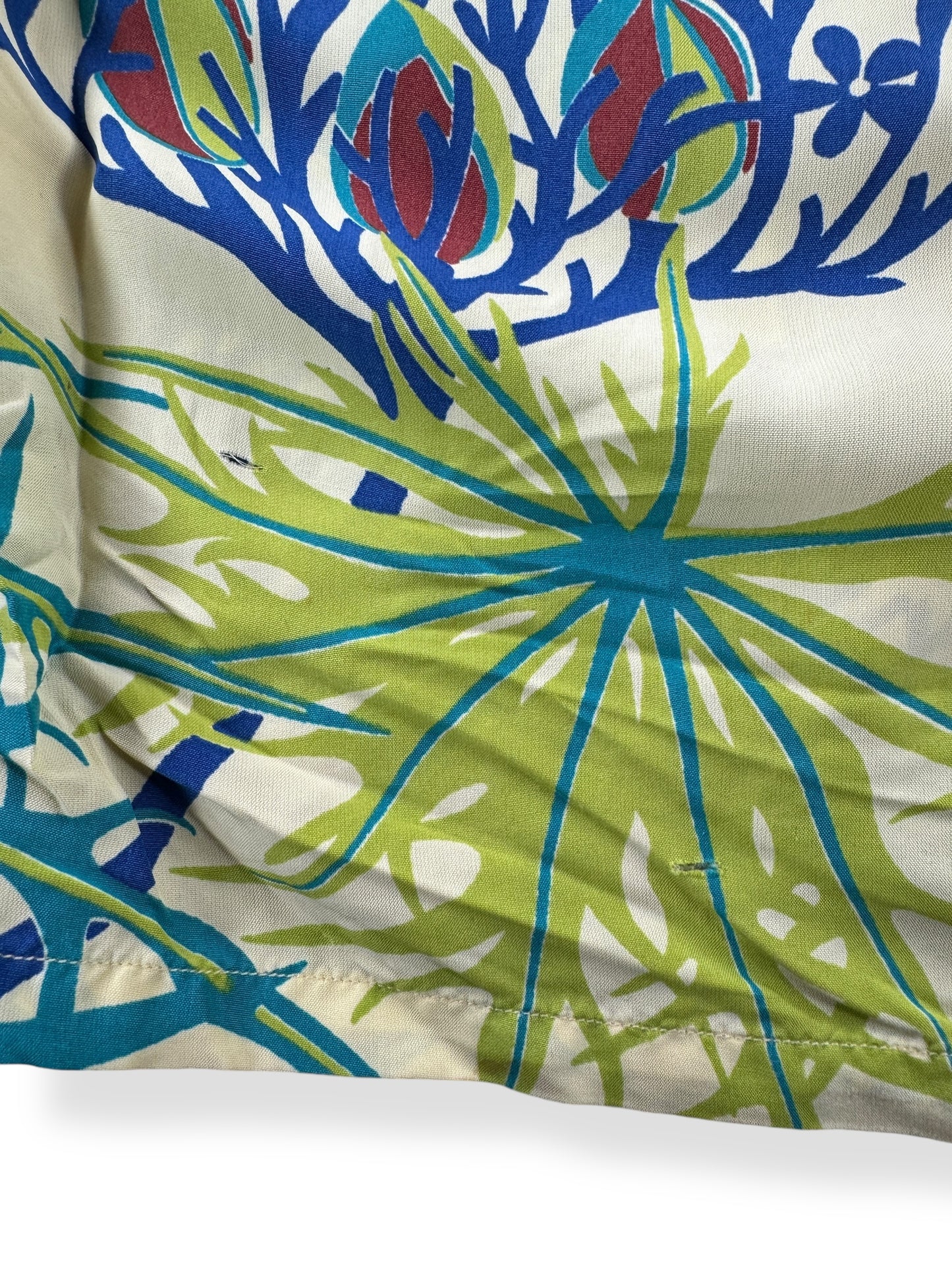 Hole on Vintage Undersea Kamehameha Aloha Shirt SZ L