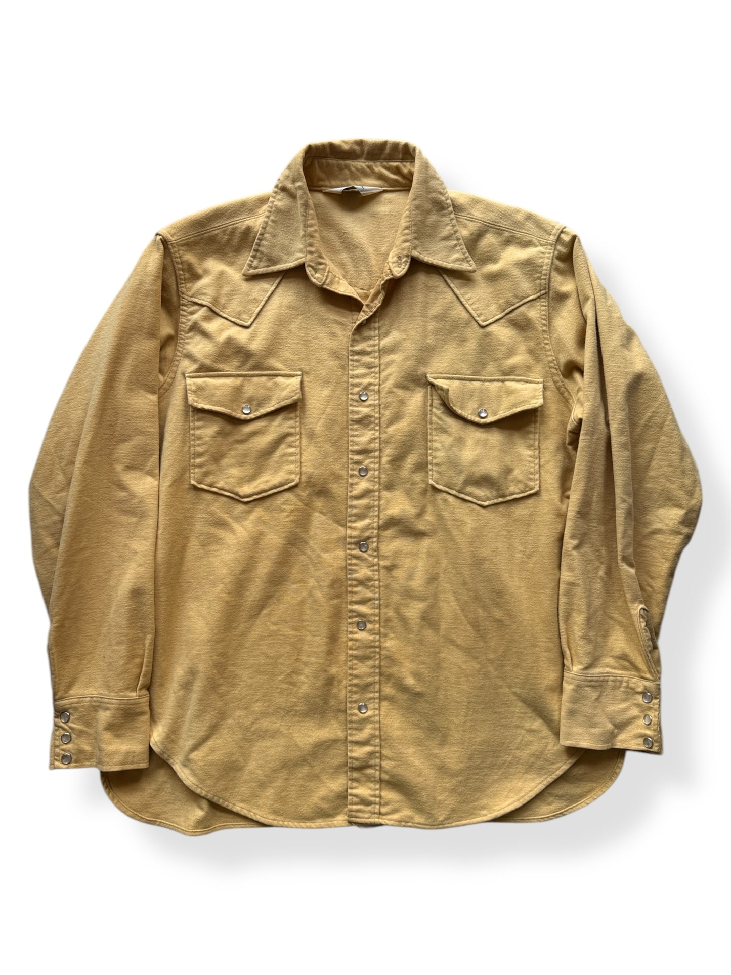 Front of Vintage Gold Chamois Woolrich Pearl Snap SZ XXL