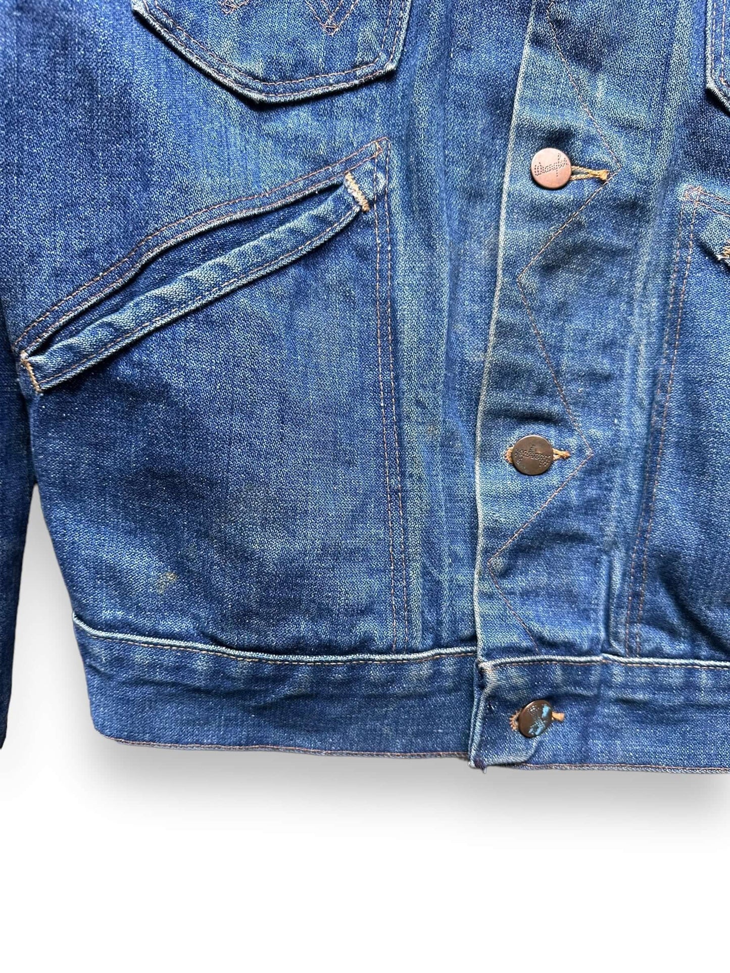 front right pocket of Vintage Wrangler Denim Jacket SZ L | Vintage Denim Seattle