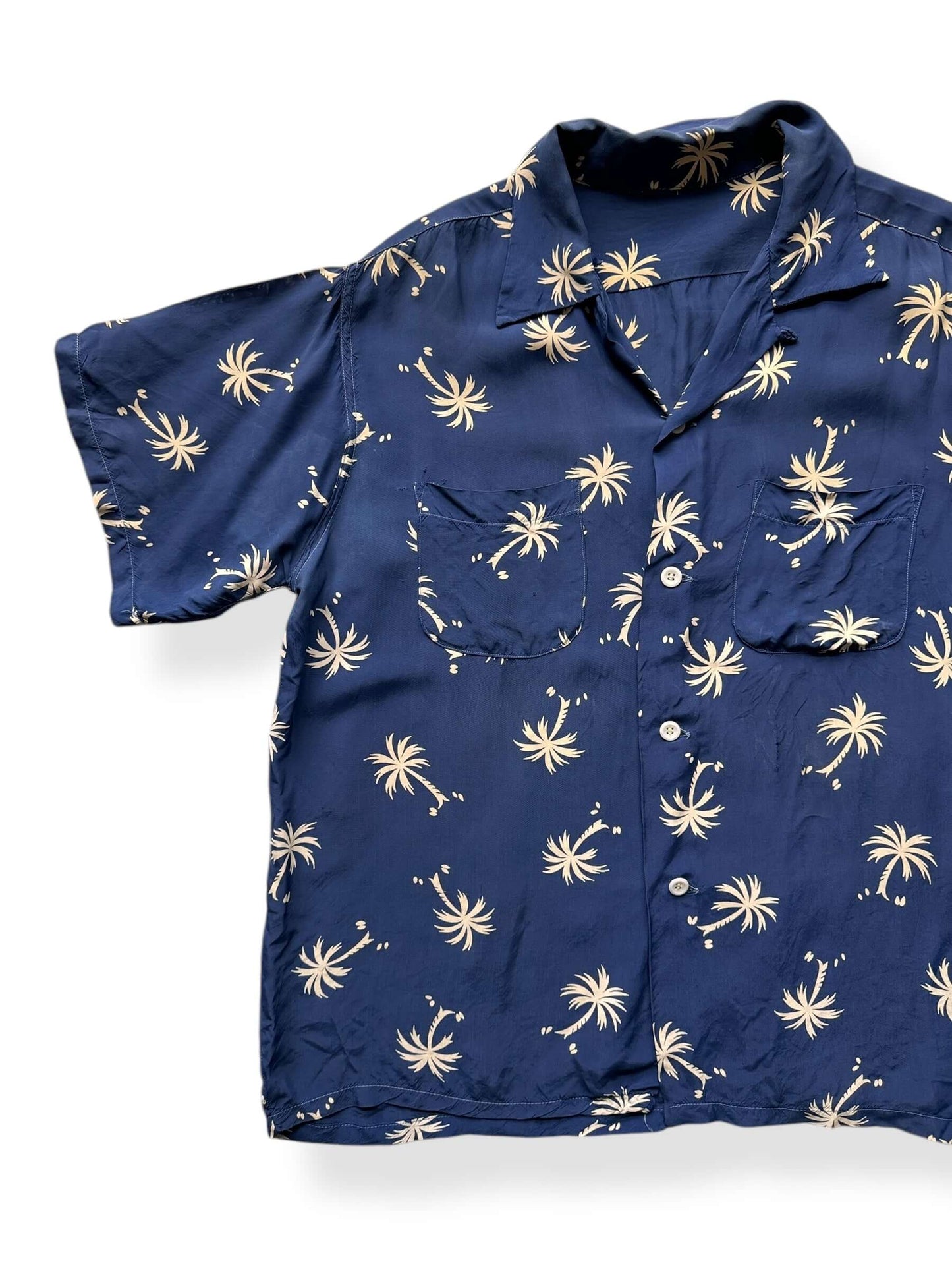 Front Right of Vintage Palm Tree Aloha SZ L