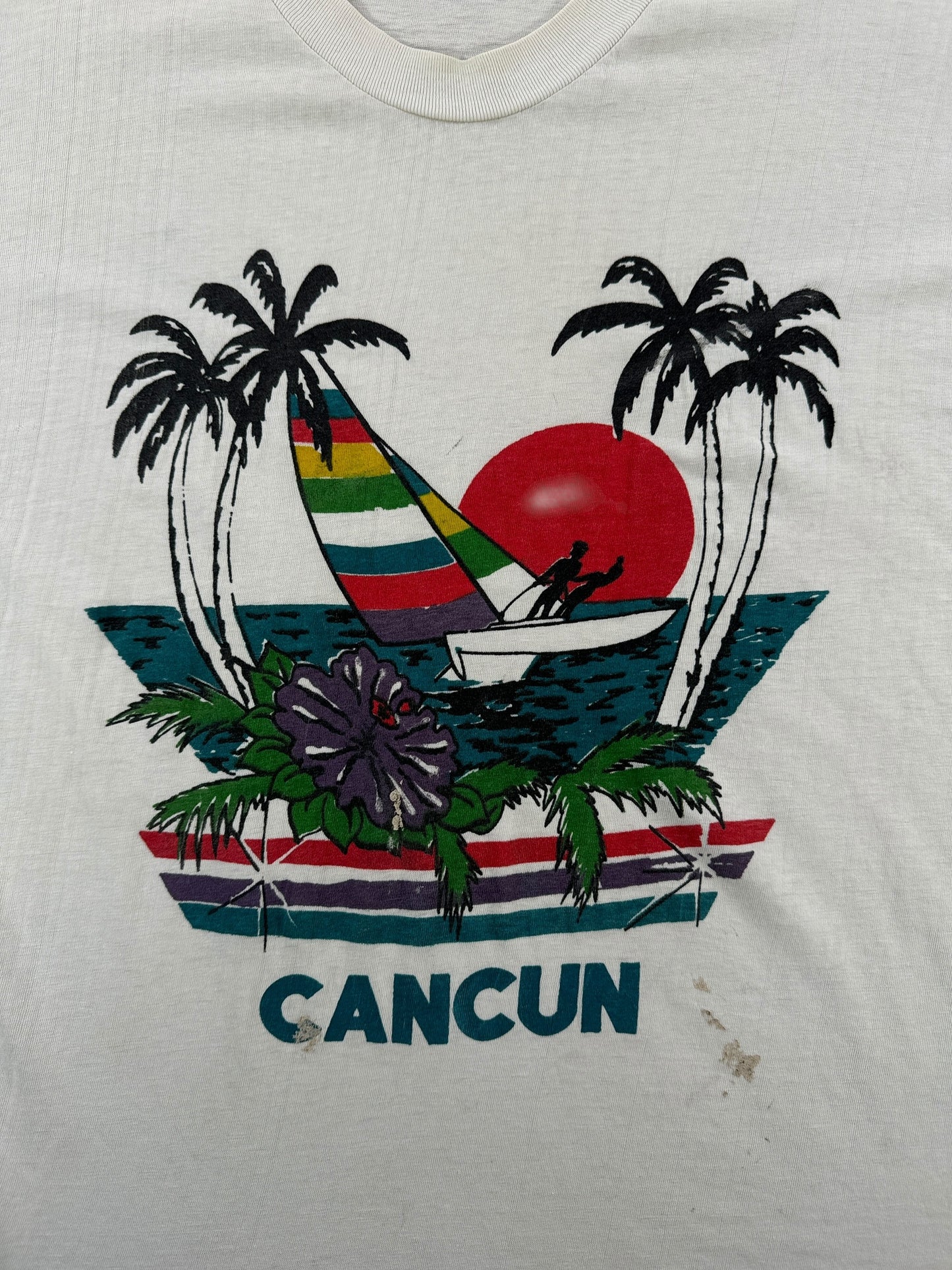 Front Graphic of Vintage Cancun Tourist Tee SZ M