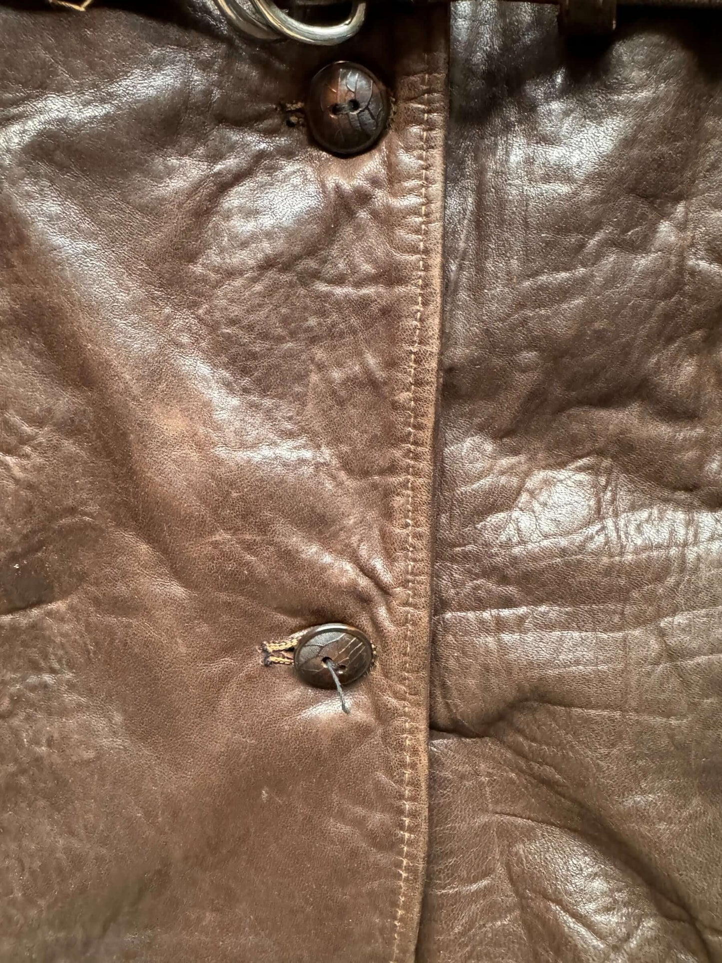 buttons on Vintage Unbranded Belted Leather Jacket SZ M